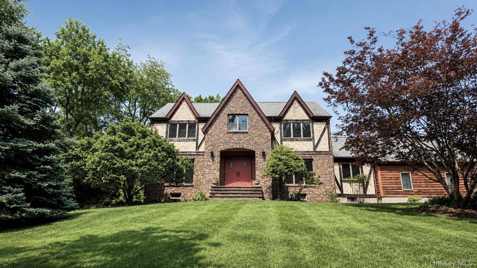 180 Sarah Wells TRL, Campbell Hall, NY 10916