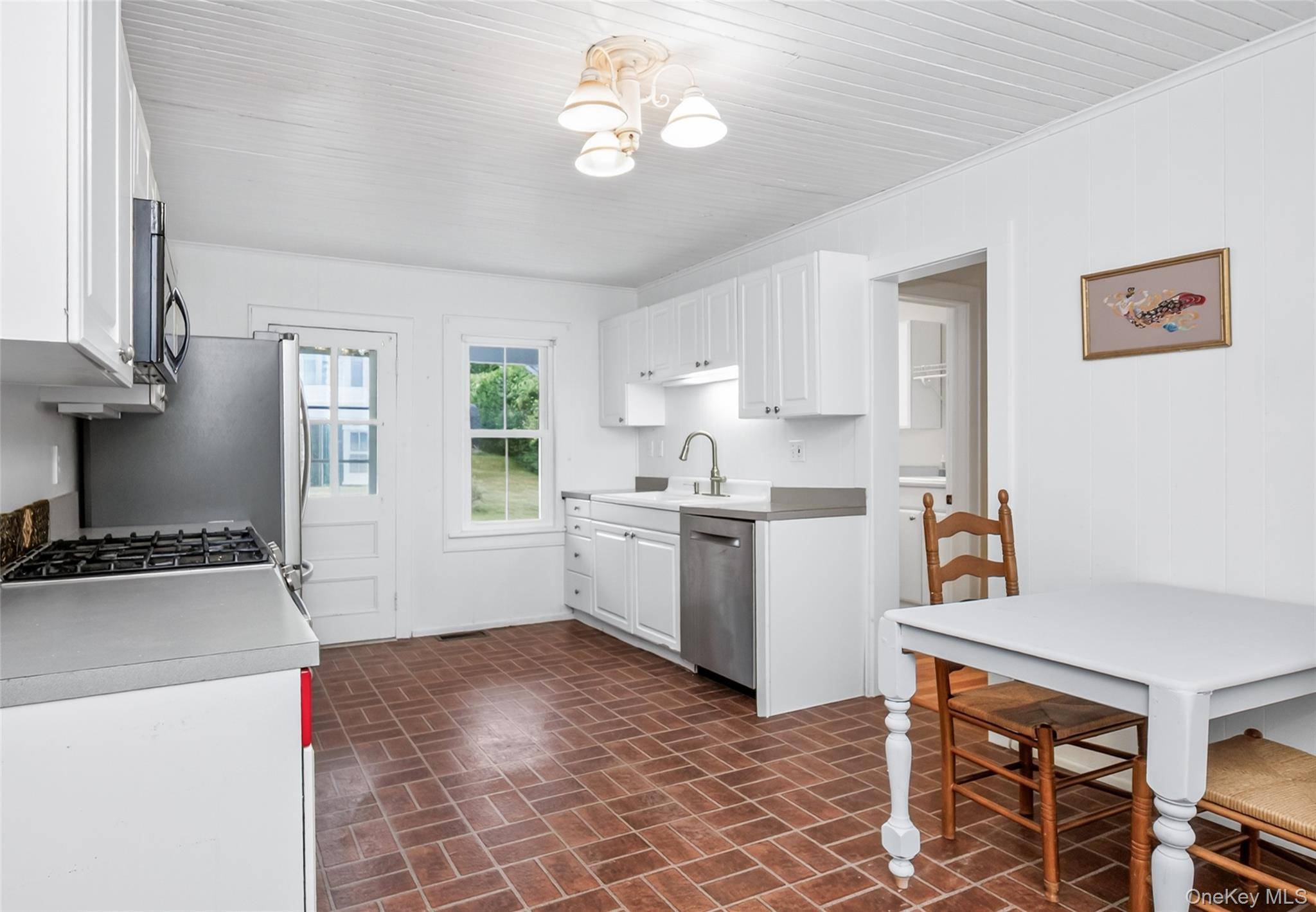 6 Oxford AVE, Shelter Island, NY 11964