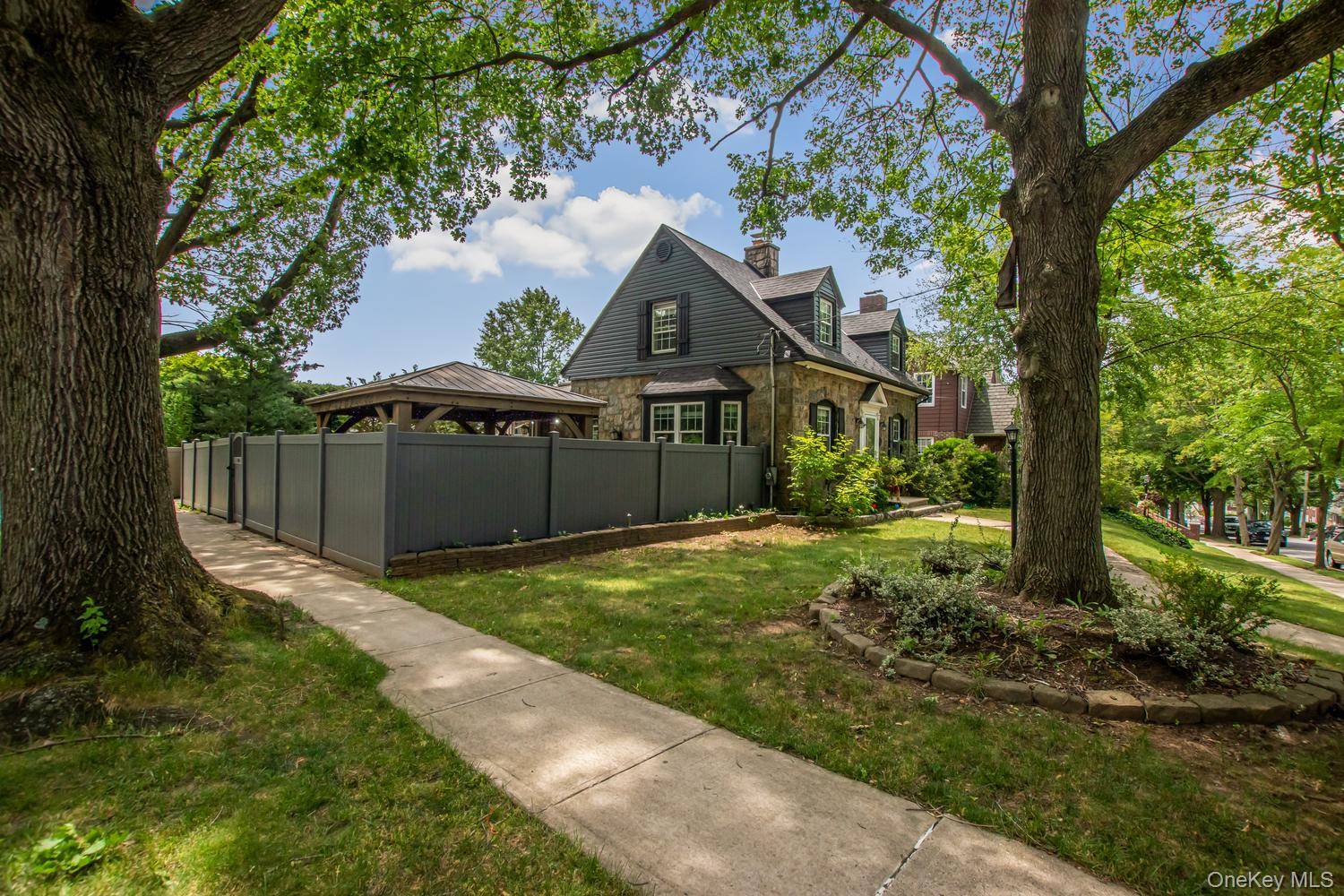 4 Knox Pl., Staten Island, NY 10314