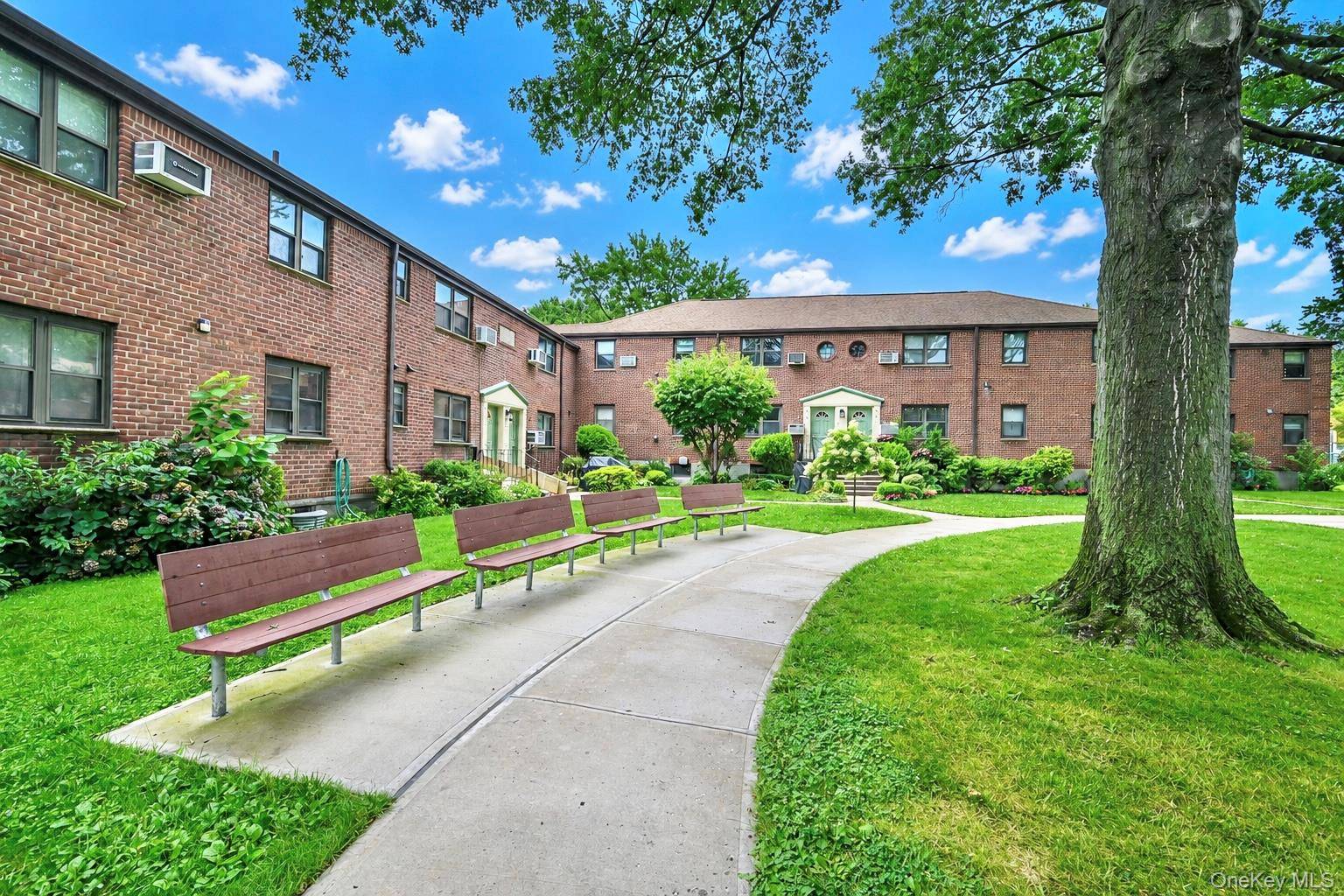 245-12 62 AVE #2nd Floor, Douglaston, NY 11362