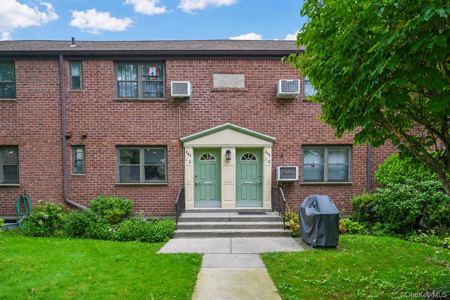 245-12 62 AVE #2nd Floor, Douglaston, NY 11362