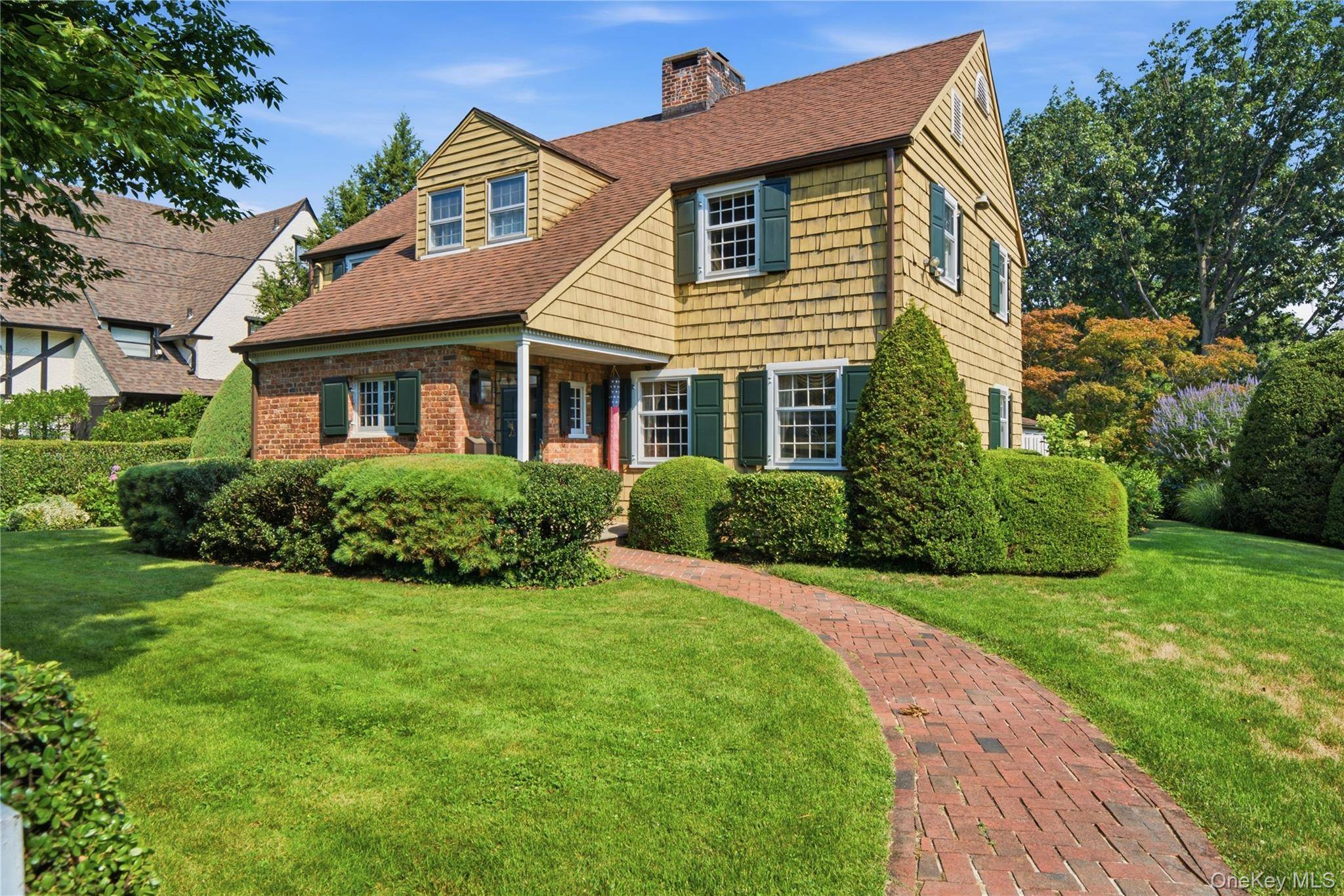 255 Manor RD, Douglaston, NY 11363