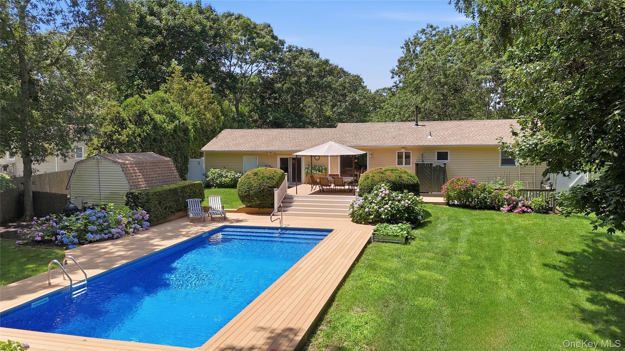 5 Columbine AVE, Hampton Bays, NY 11946