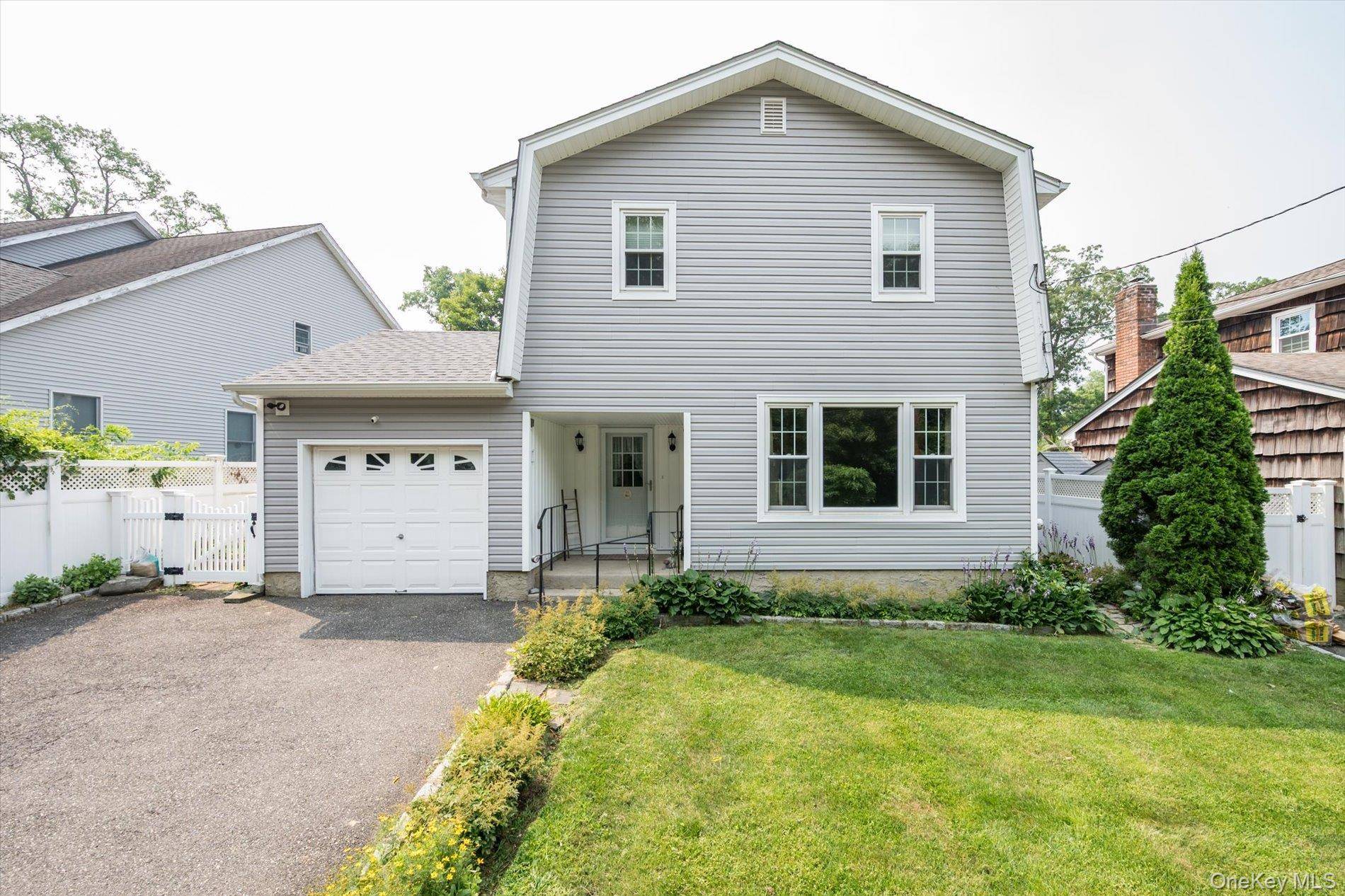 21 Vause ST, Northport, NY 11768