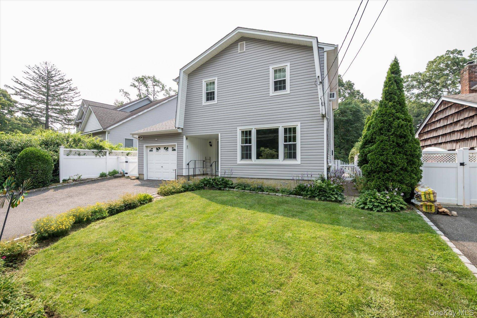 21 Vause ST, Northport, NY 11768