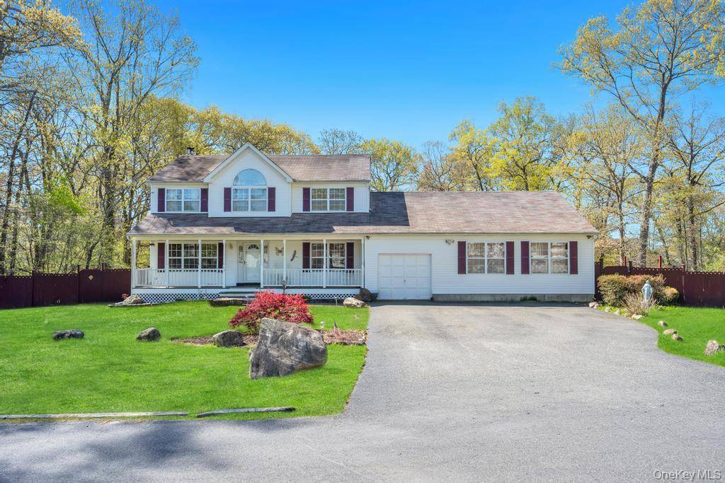 32 Prince RD, Rocky Point, NY 11778