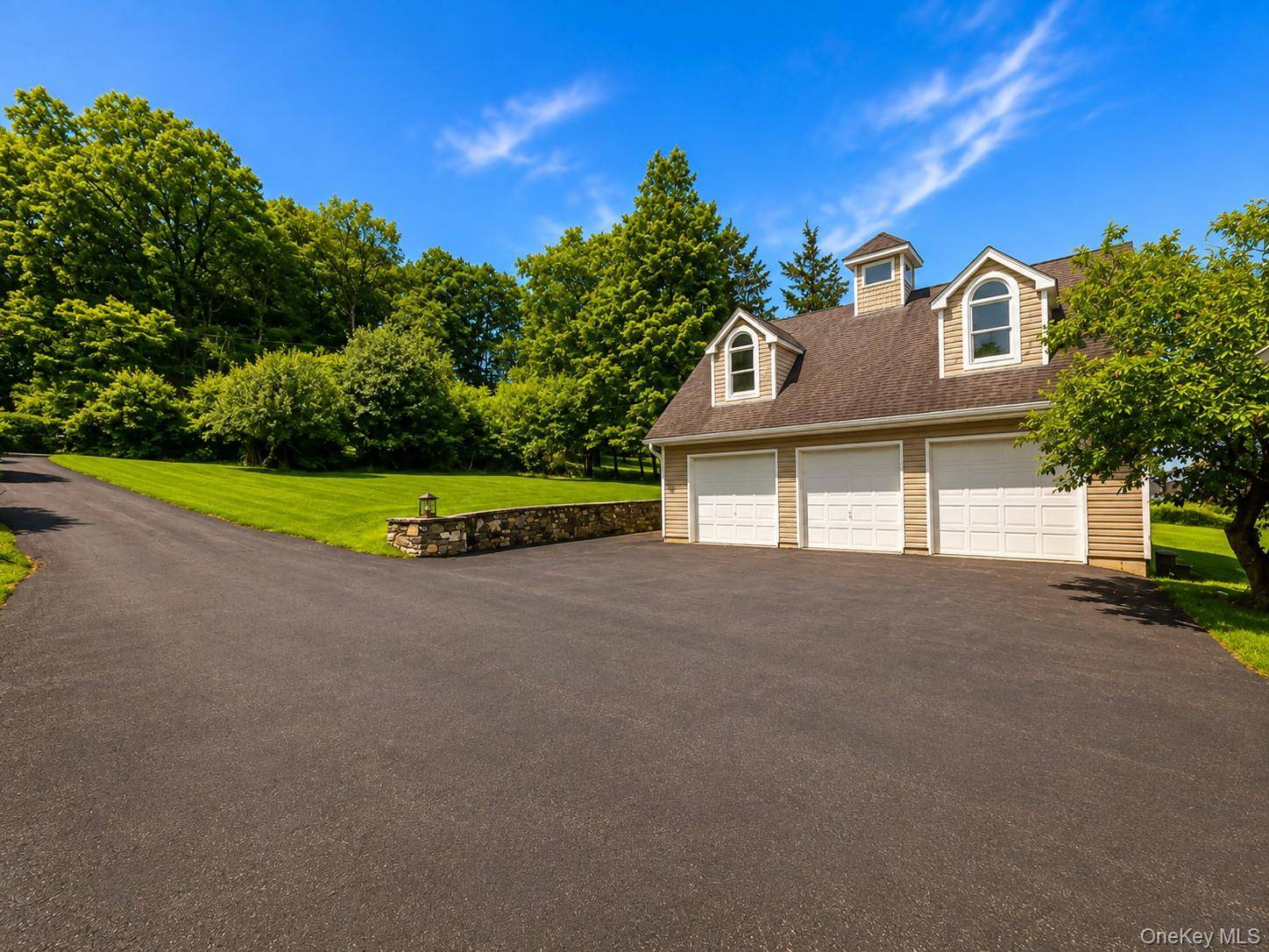 49 Helms Hill RD, Washingtonville, NY 10992