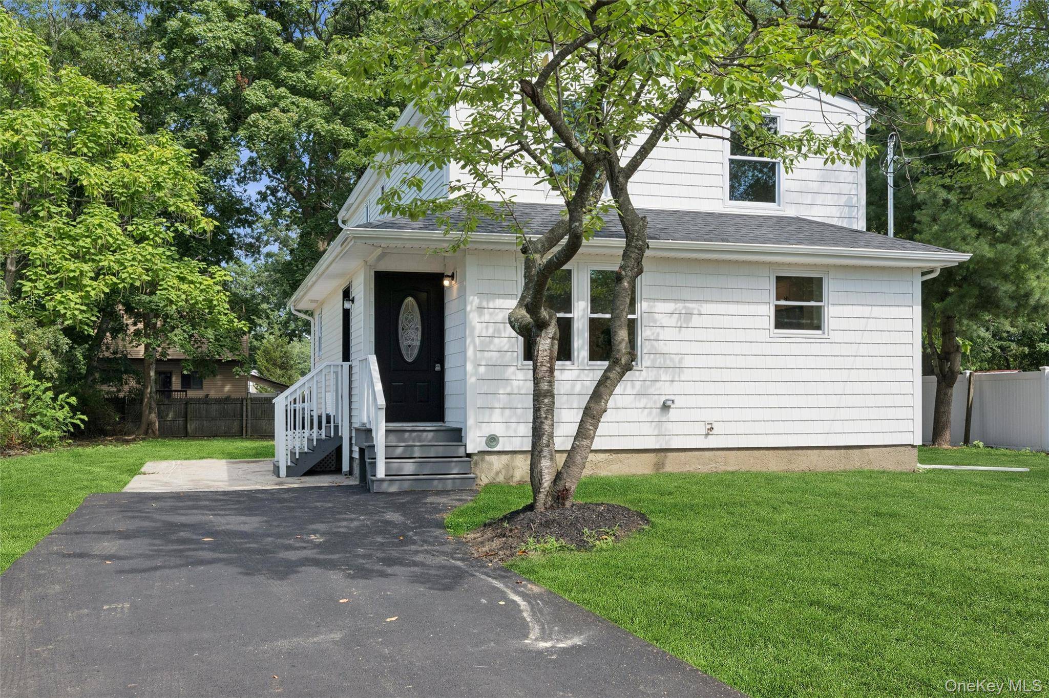 1223 Udall RD, Bay Shore, NY 11706