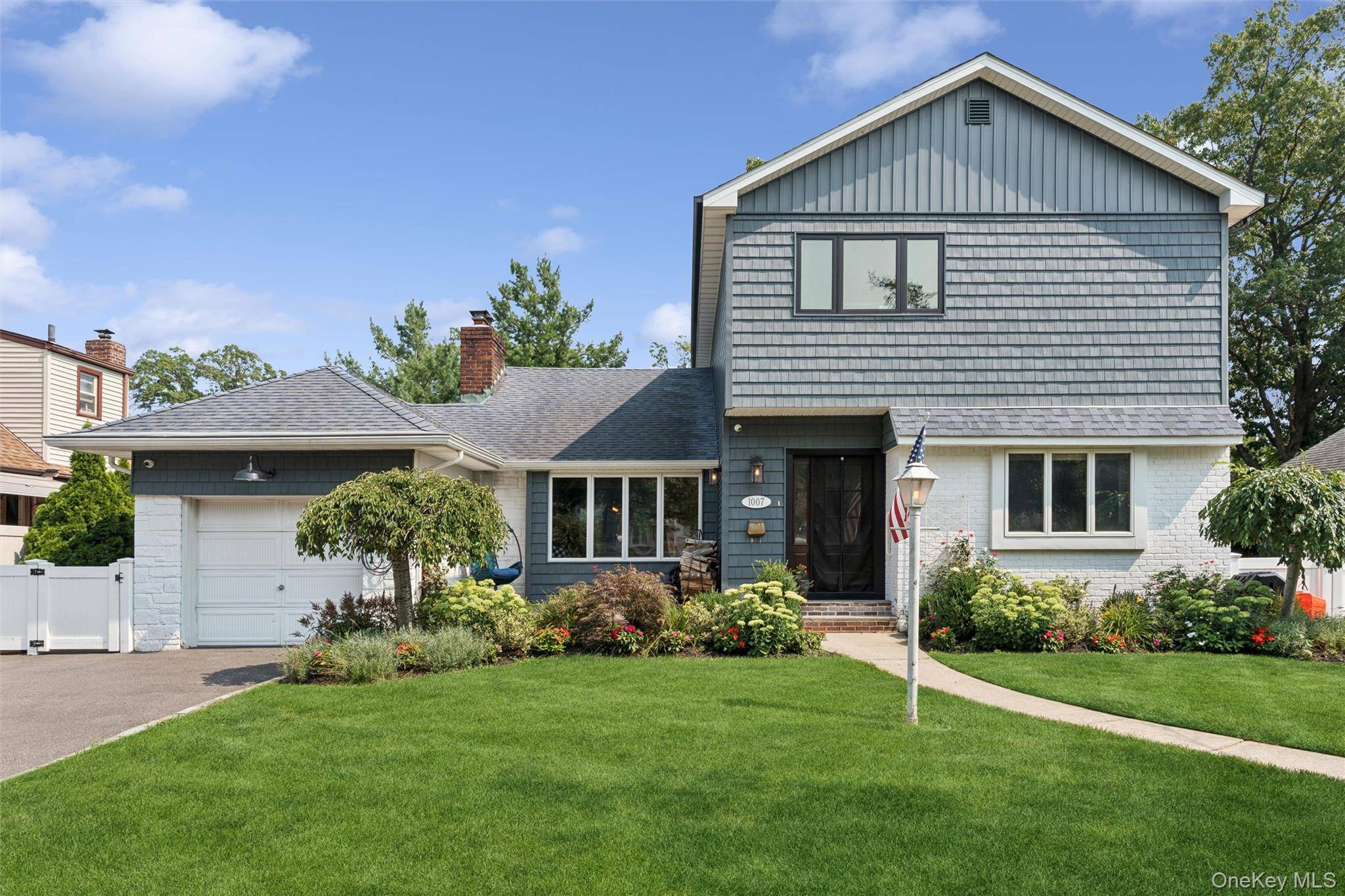 1007 Stafford RD, Valley Stream, NY 11580