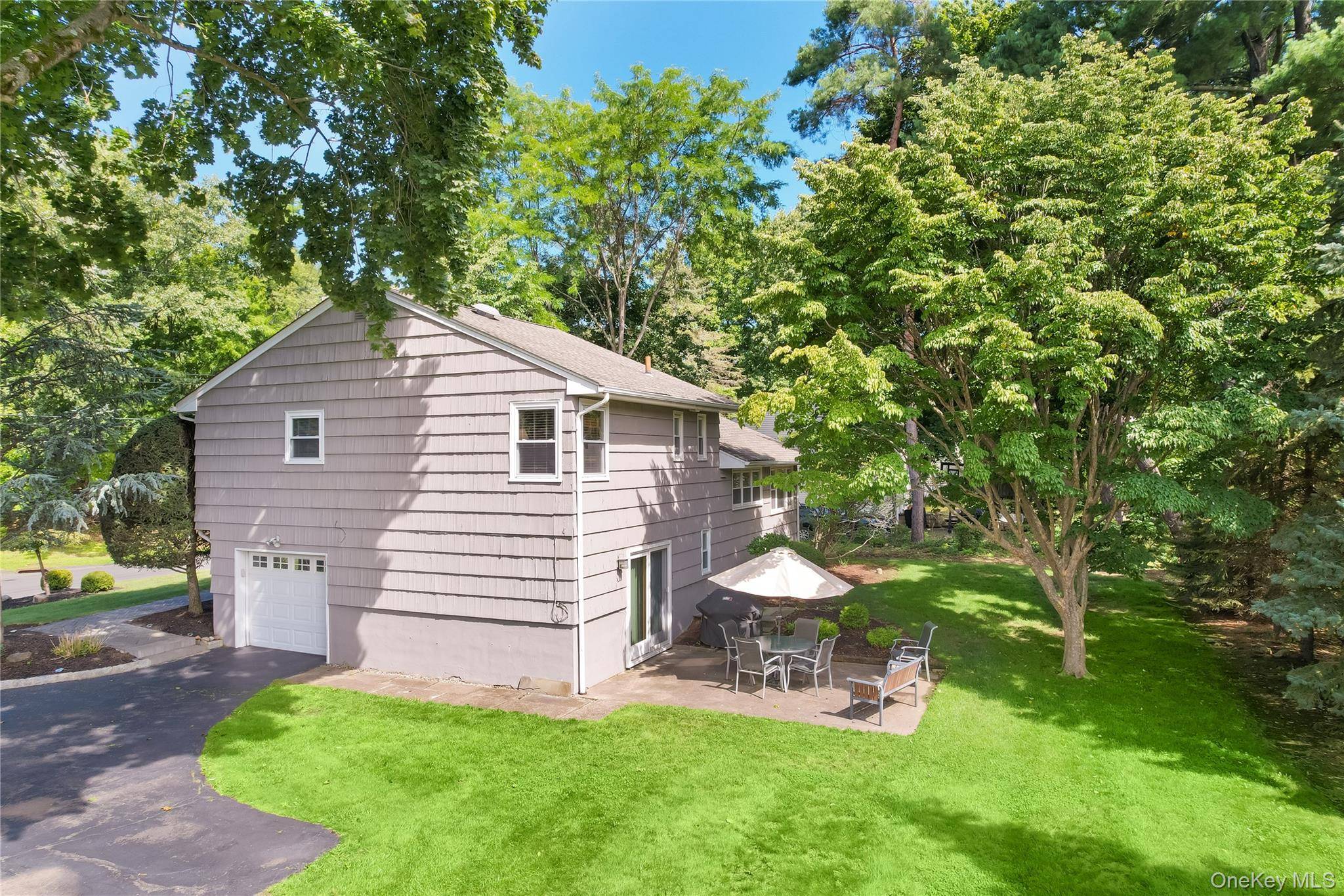 48 Eberling DR, New City, NY 10956