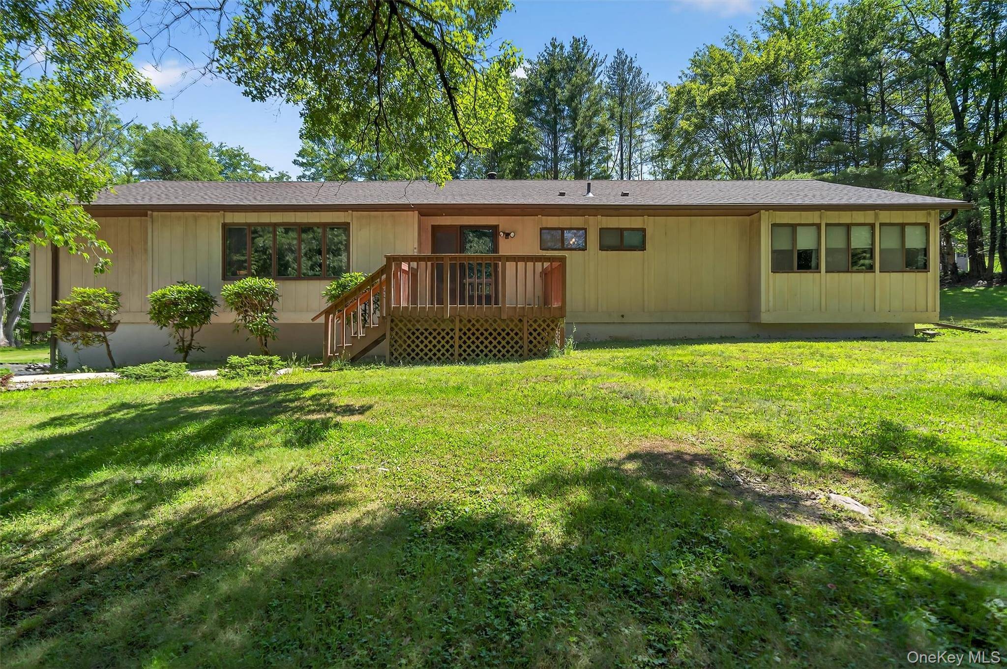 351 Ski Run RD, Bloomingburg, NY 12721