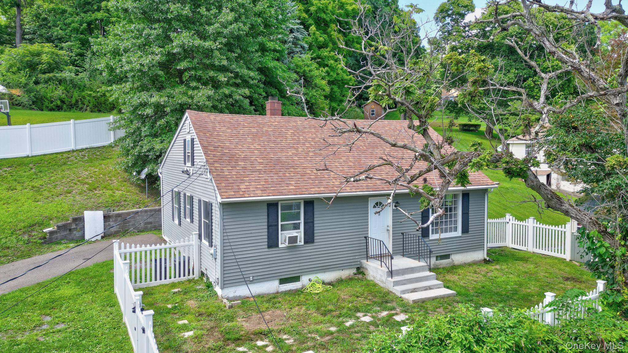 16 Clove RD, Salisbury Mills, NY 12577