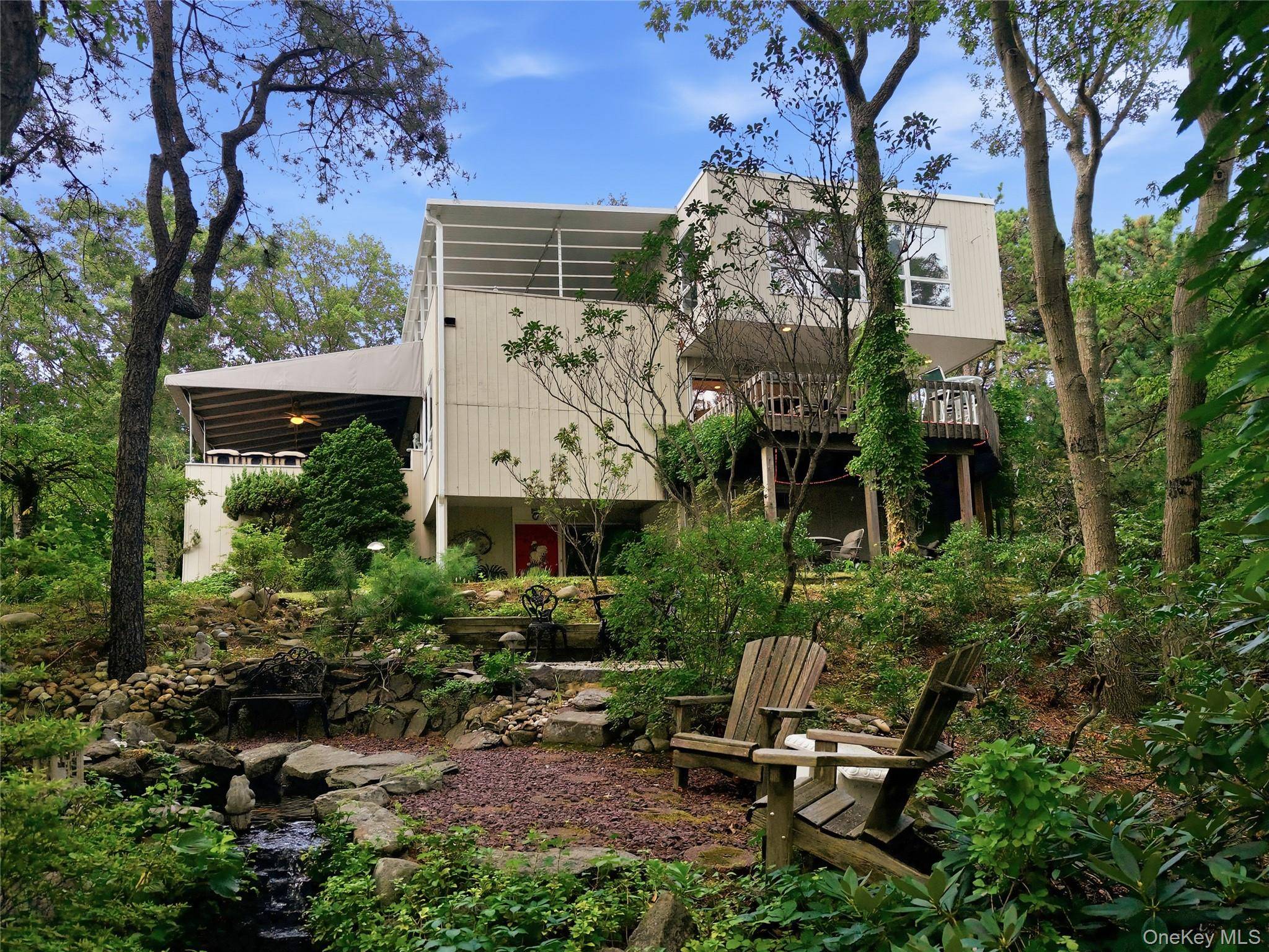 15 Eagle Rock HL, Centerport, NY 11721