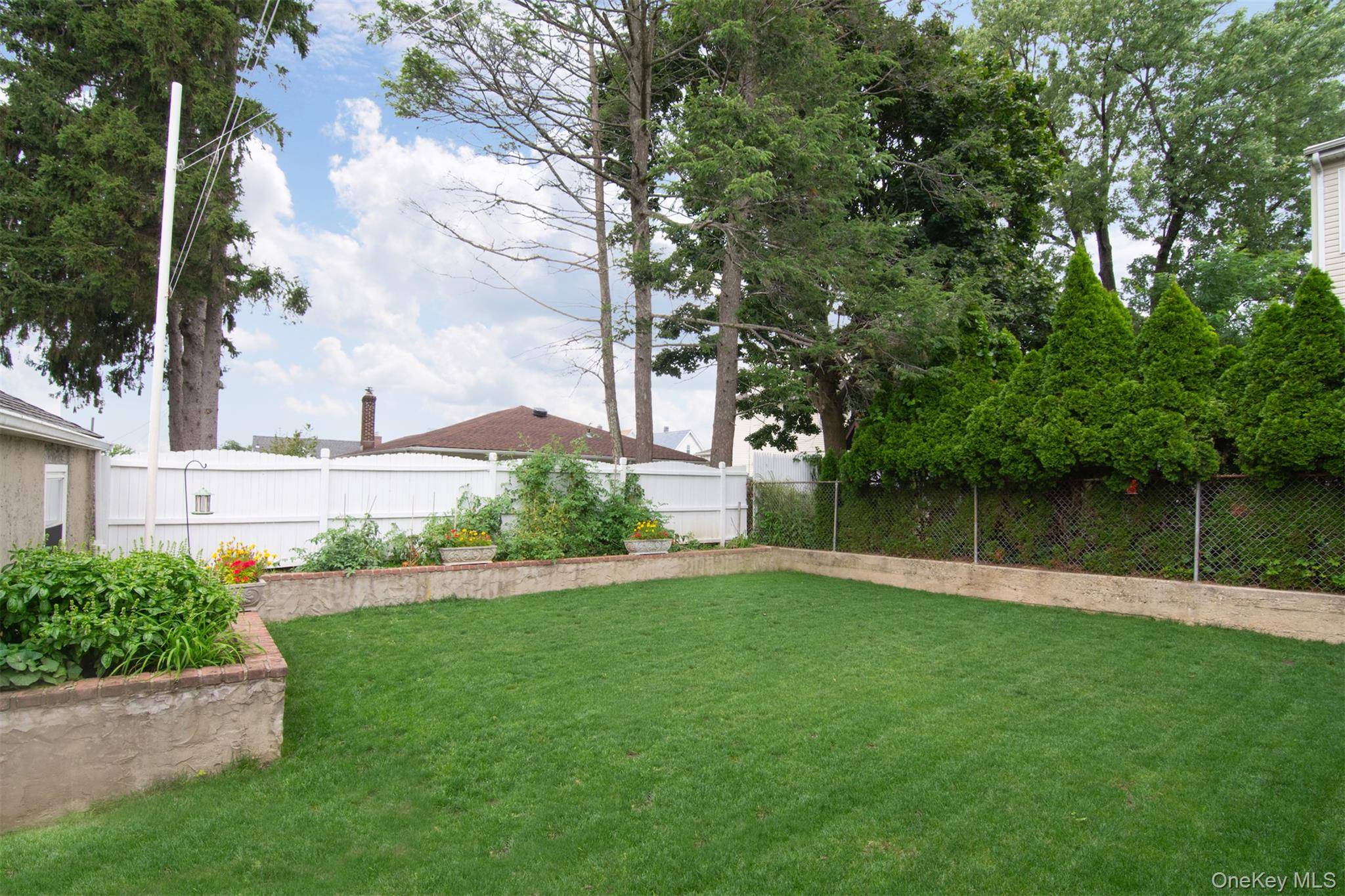 53 Briggs AVE, Yonkers, NY 10701