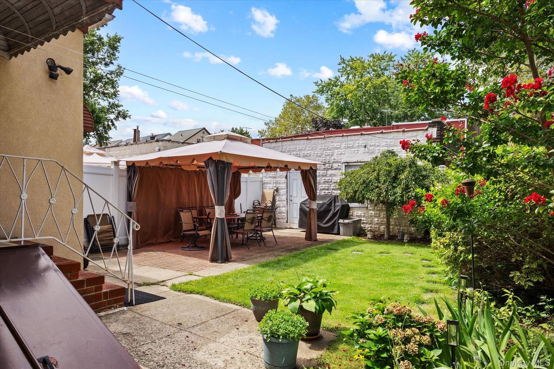 66-02 78th ST, Middle Village, NY 11379