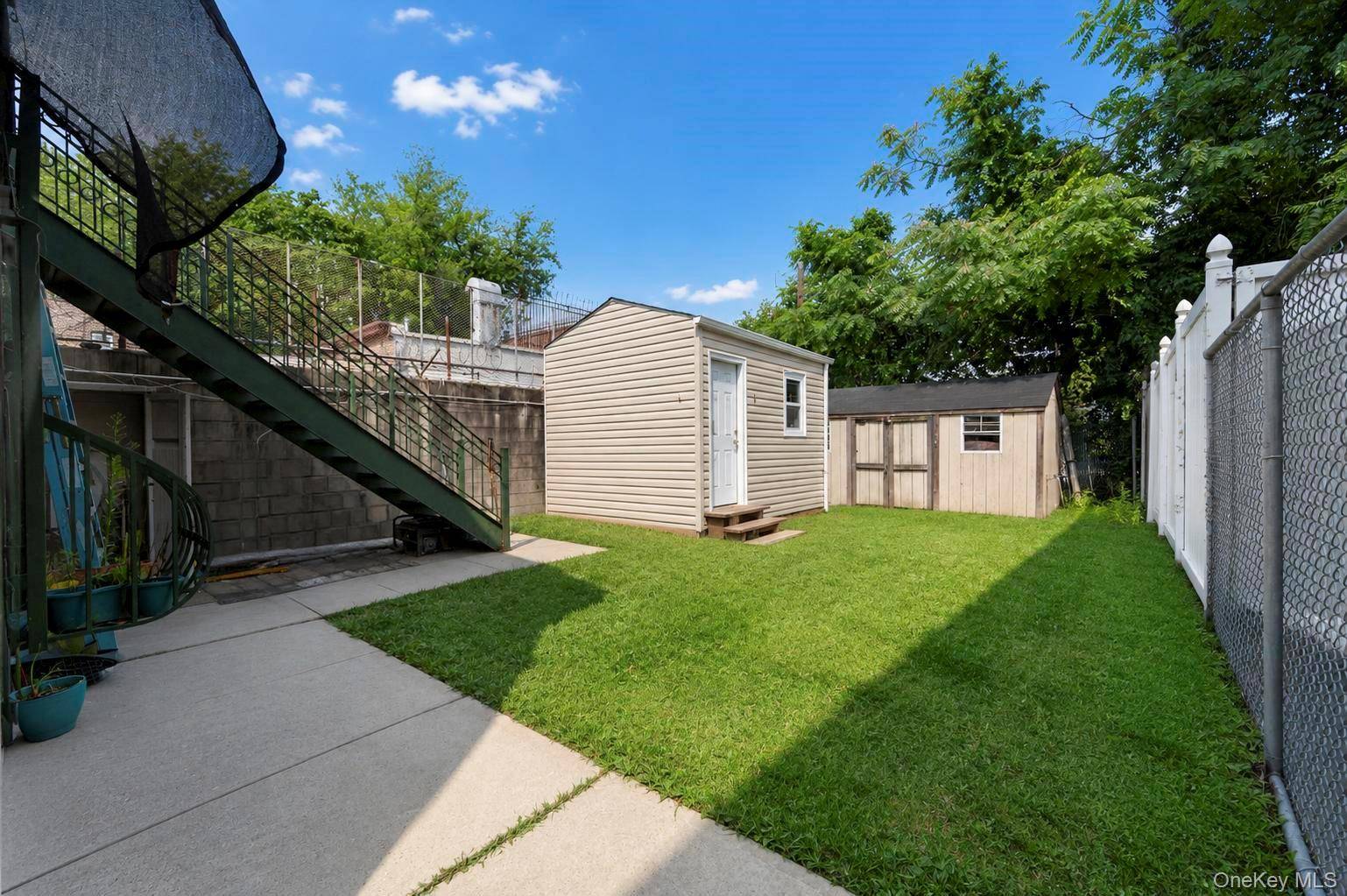 425 Barbey ST, Brooklyn, NY 11207