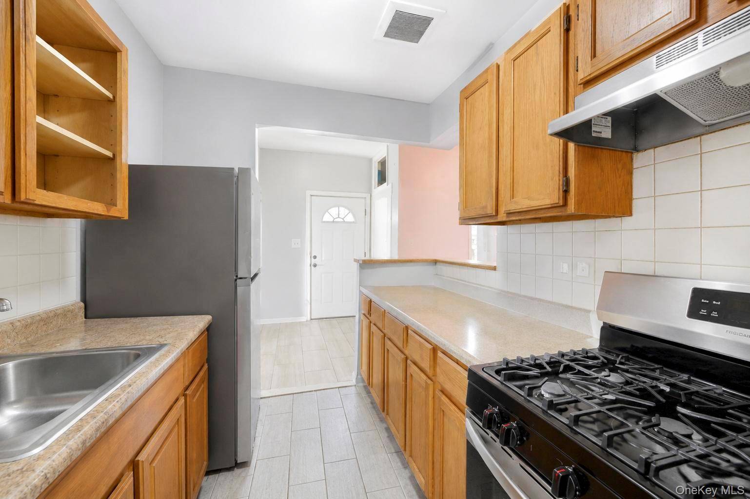 425 Barbey ST, Brooklyn, NY 11207