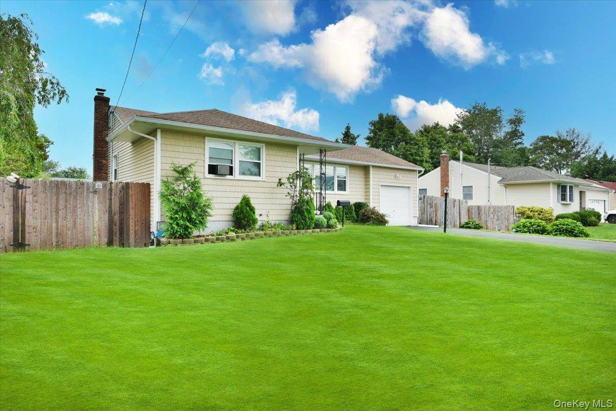 95 Jenkins AVE, North Babylon, NY 11703