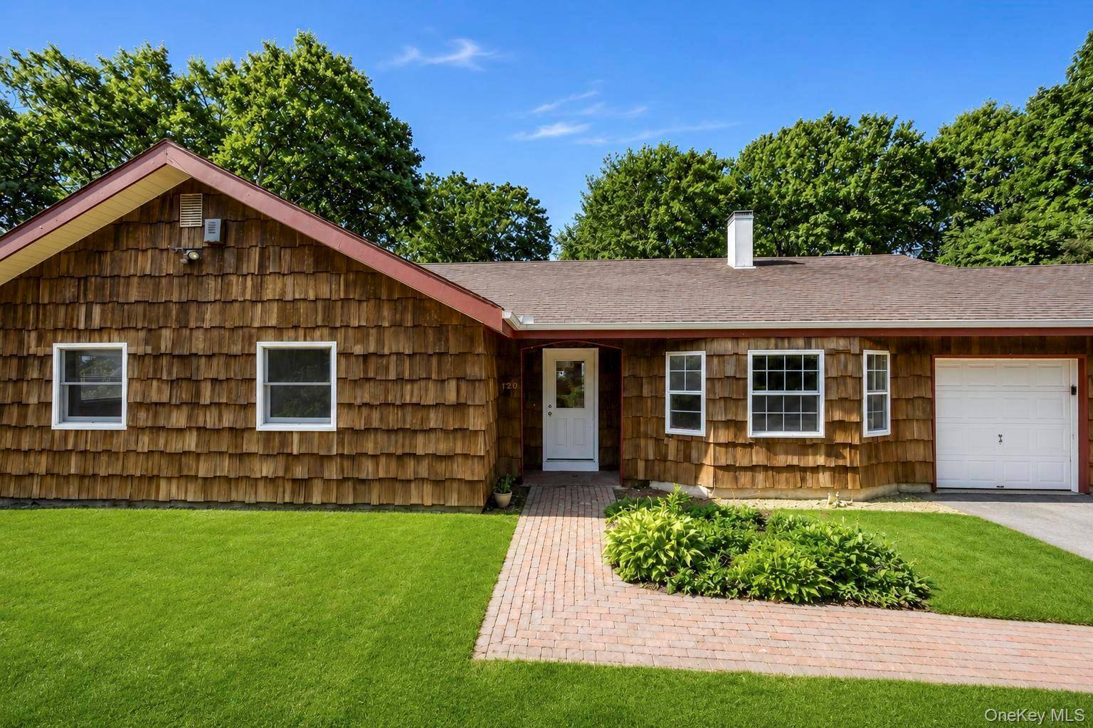 2 Ira CT, Manorville, NY 11949