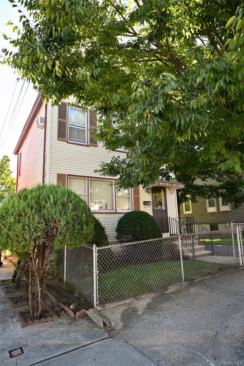 1313 126th ST, College Point, NY 11356