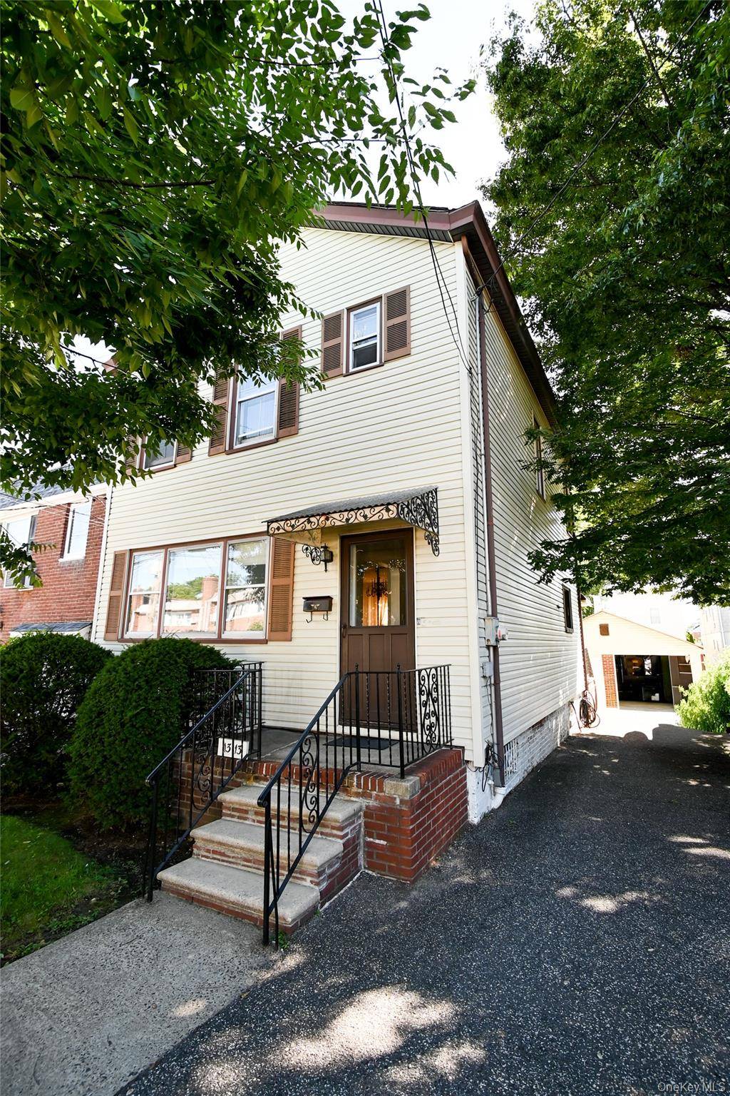 1313 126th ST, College Point, NY 11356