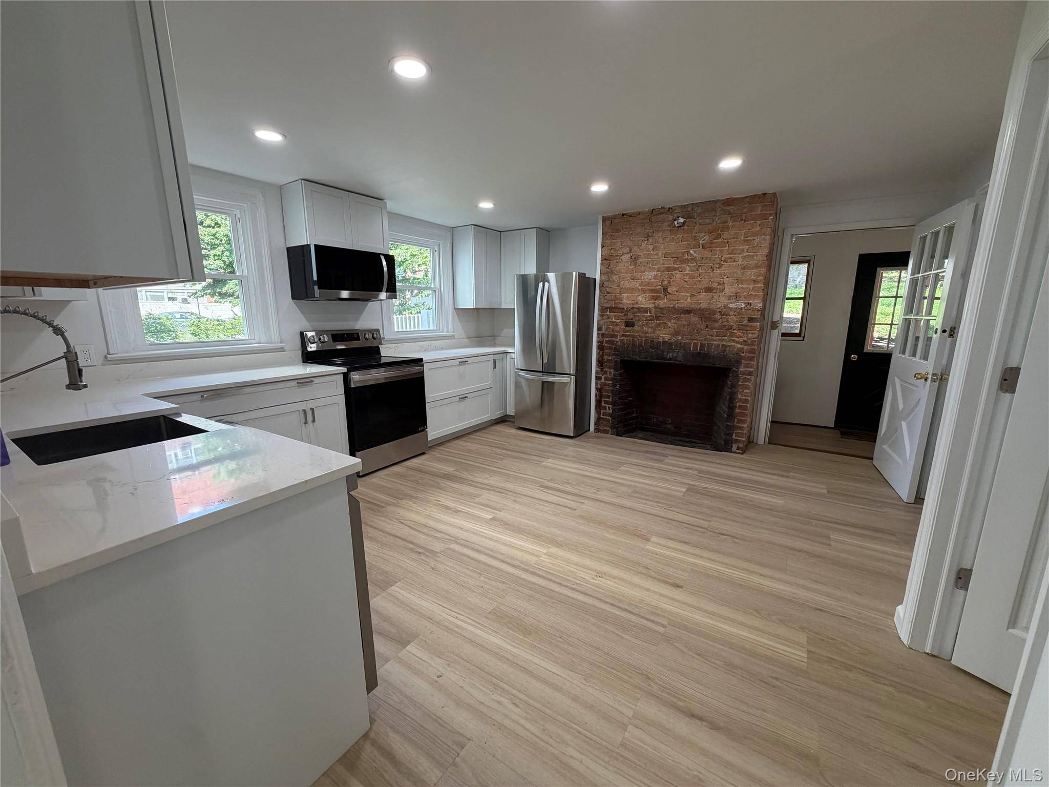 29 Delano ST #1, Poughkeepsie, NY 12601