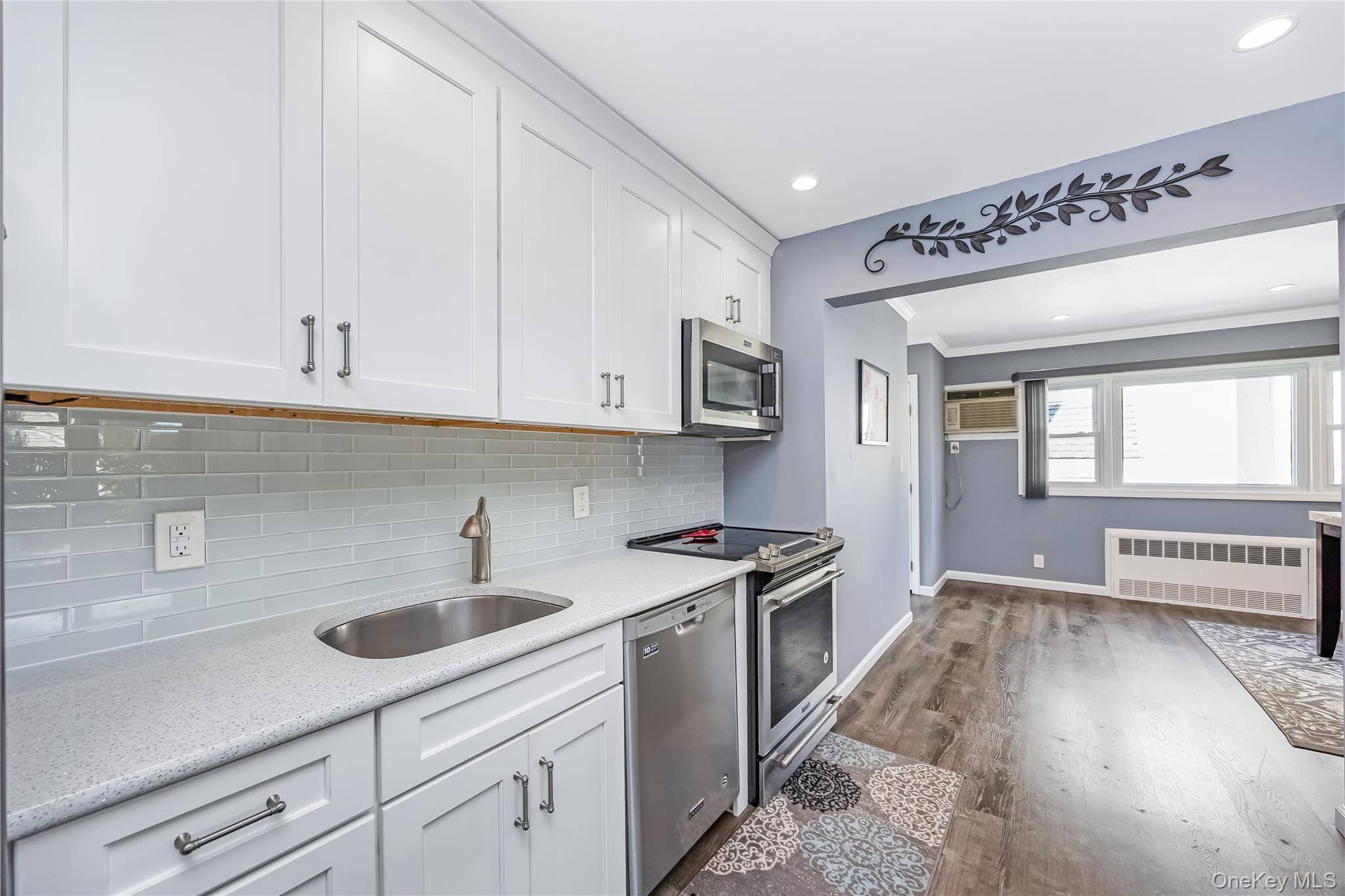 108 Woods AVE, Malverne, NY 11565