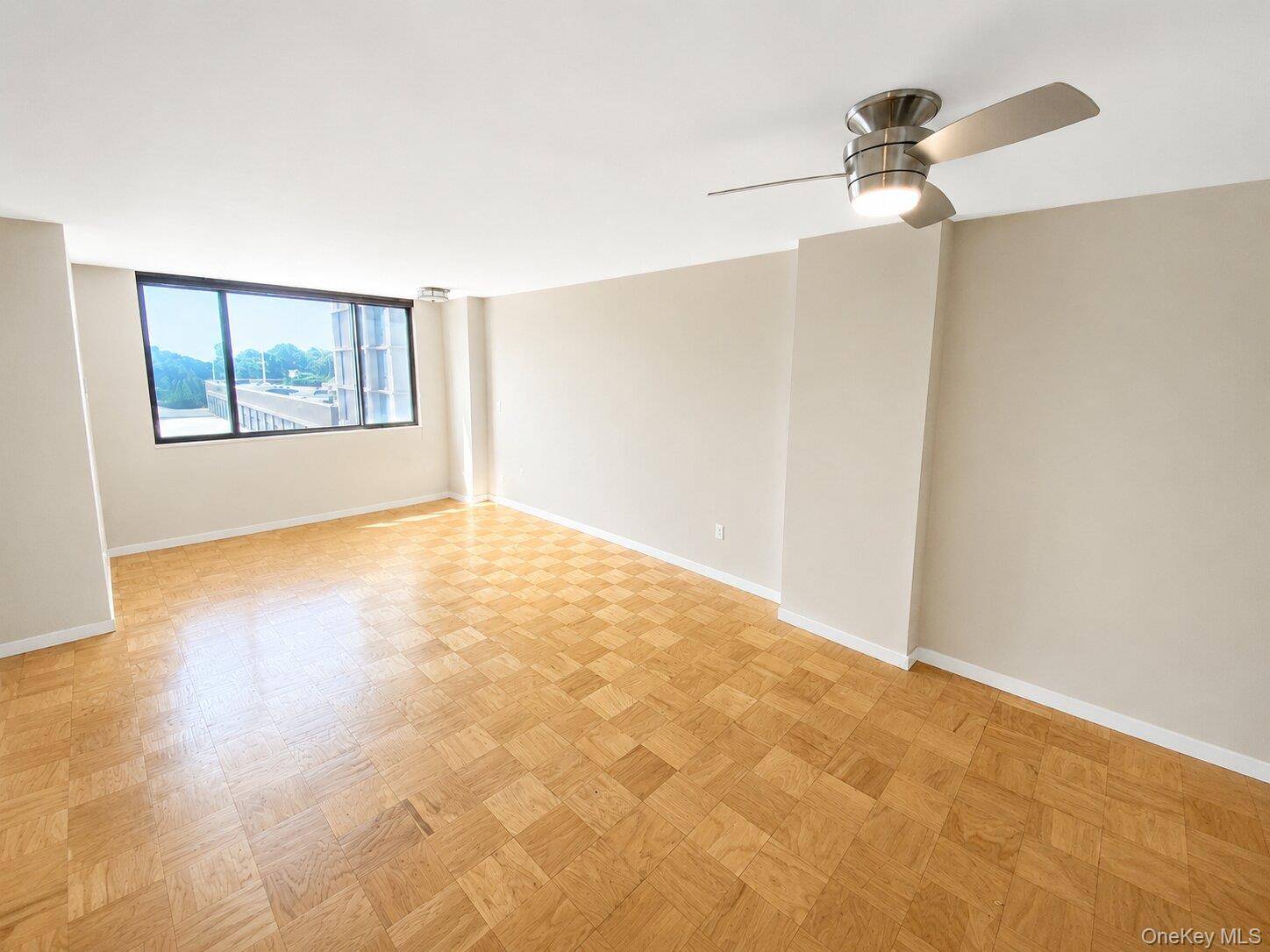 27110 Grand Central Pkwy #2U, Floral Park, NY 11005