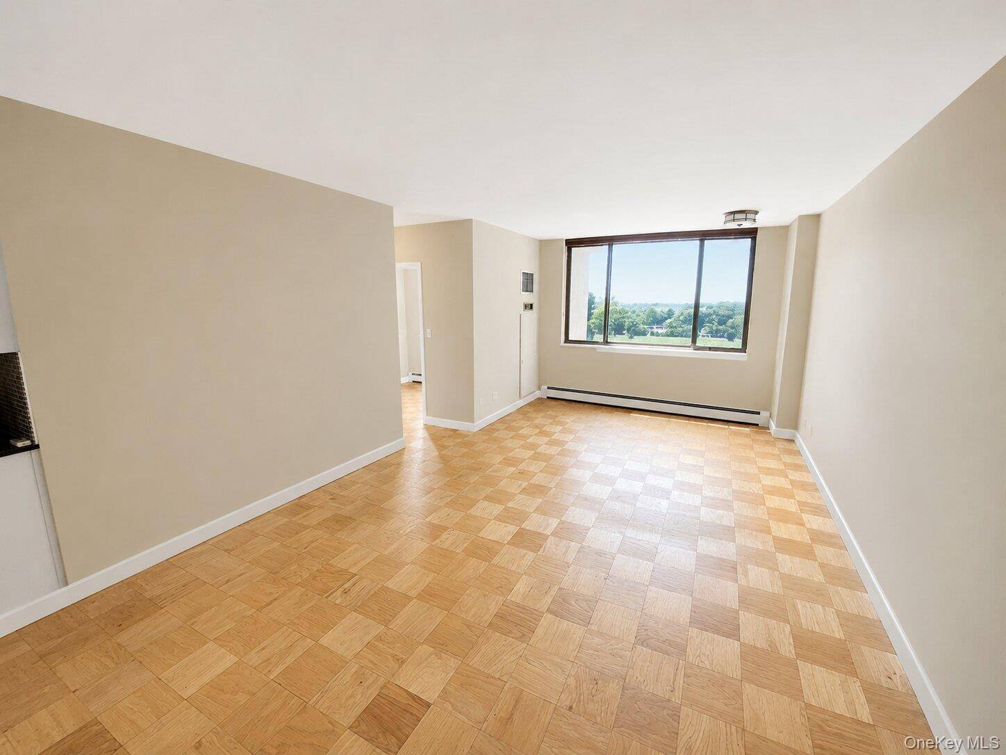 27110 Grand Central Pkwy #2U, Floral Park, NY 11005