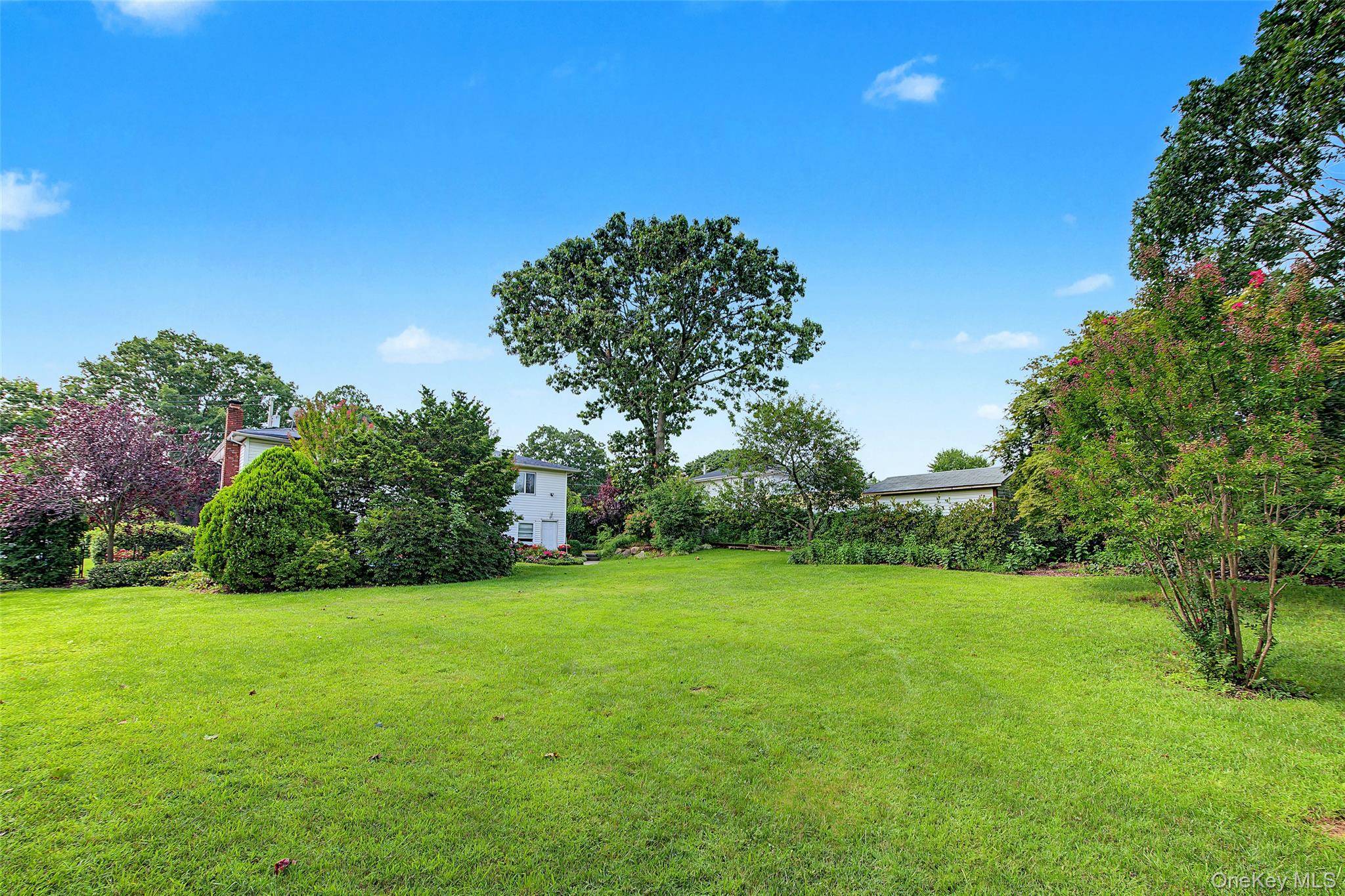45 Massachusetts AVE, Bay Shore, NY 11706