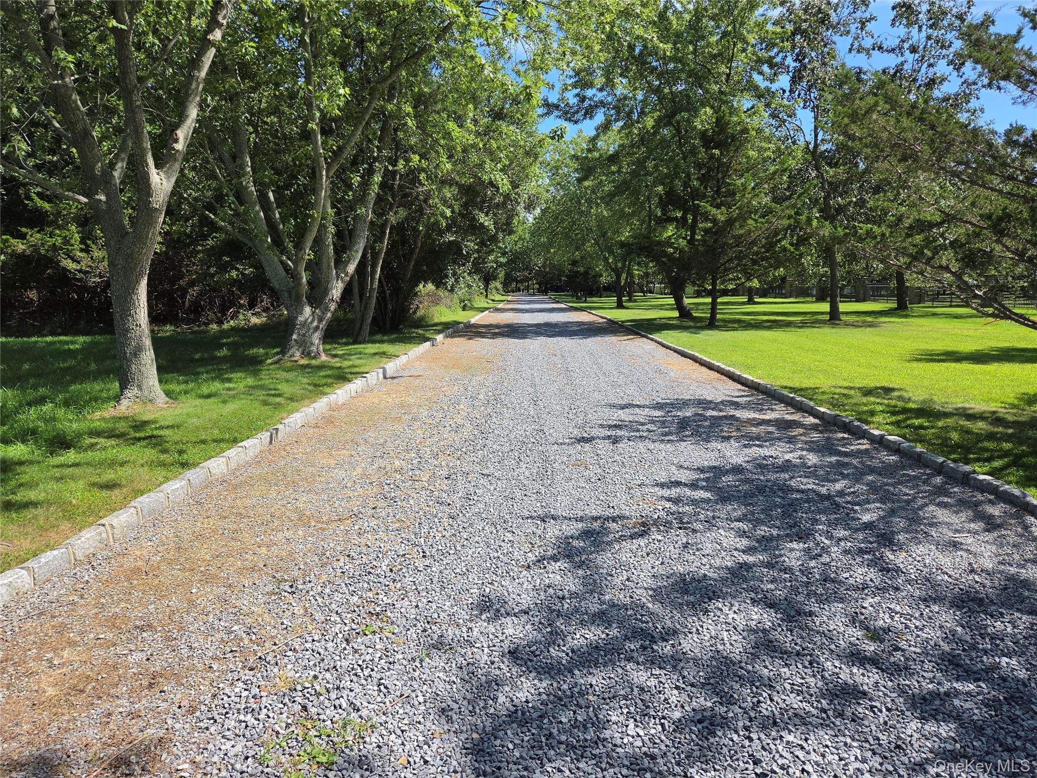 280 Marina LN, East Marion, NY 11939