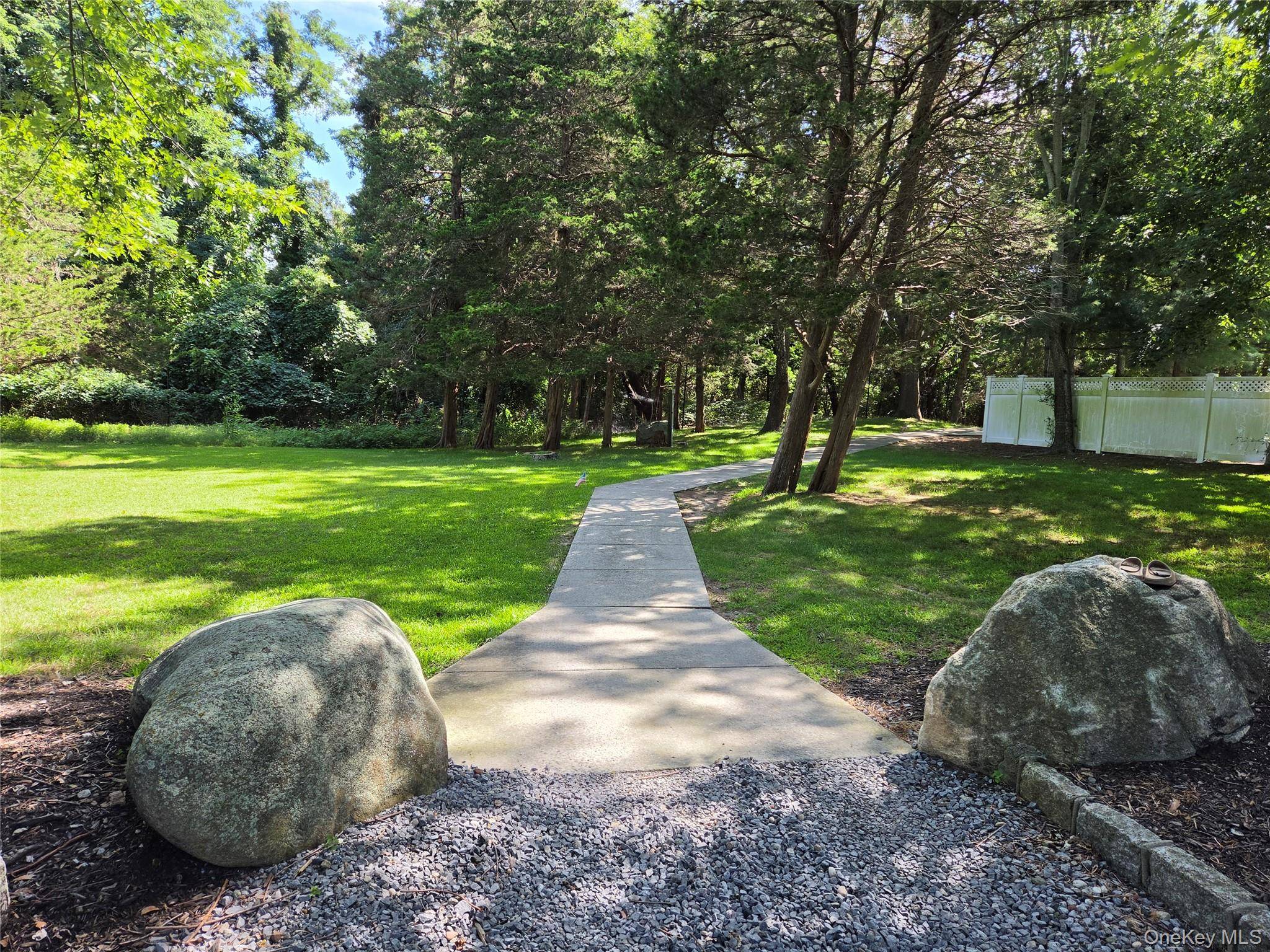 280 Marina LN, East Marion, NY 11939