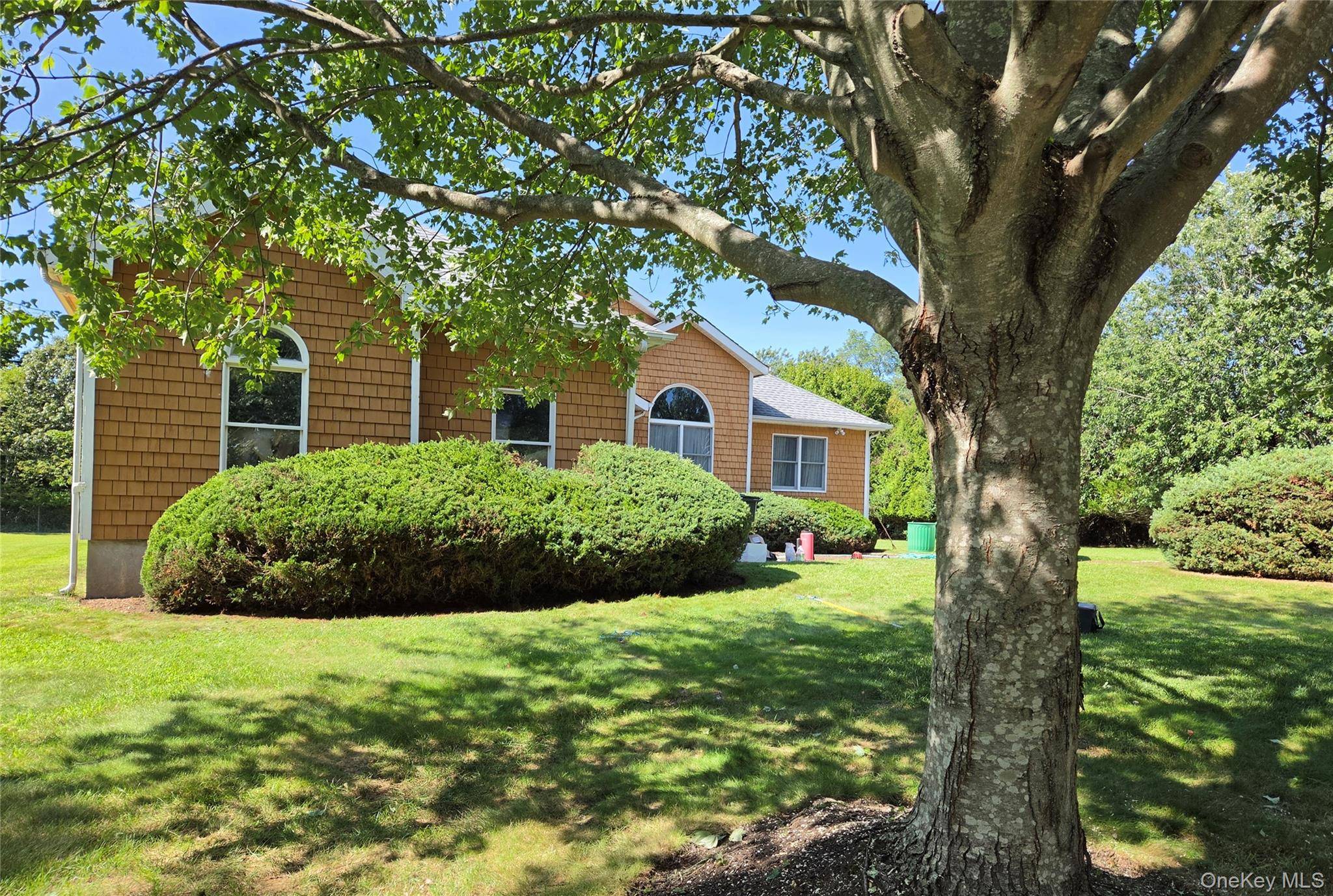 280 Marina LN, East Marion, NY 11939