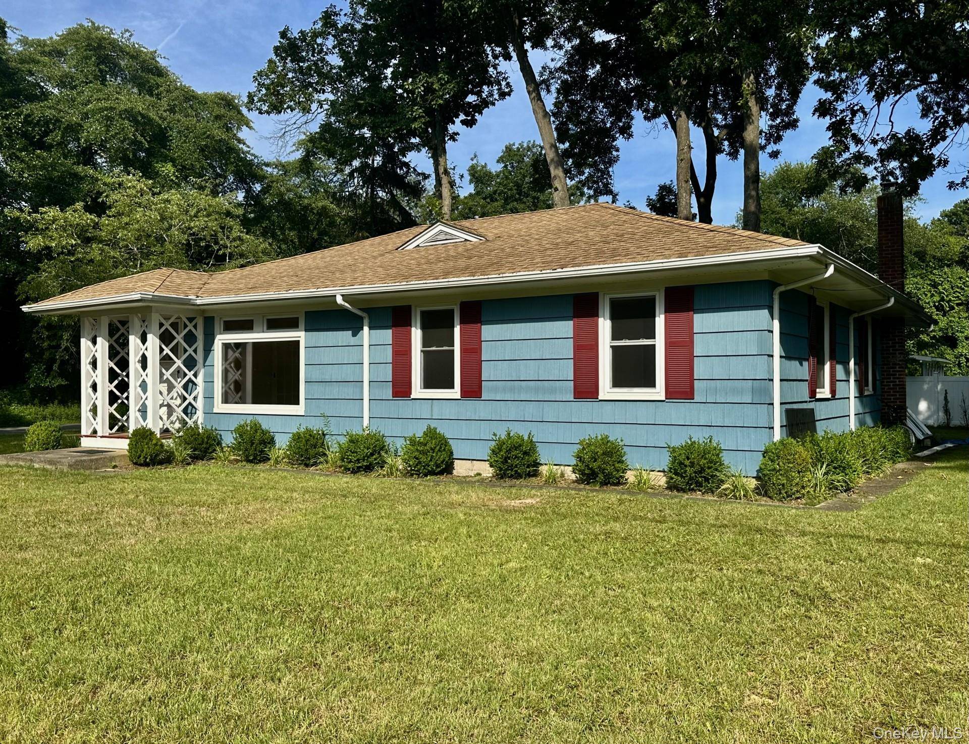 257 Union AVE, East Patchogue, NY 11772