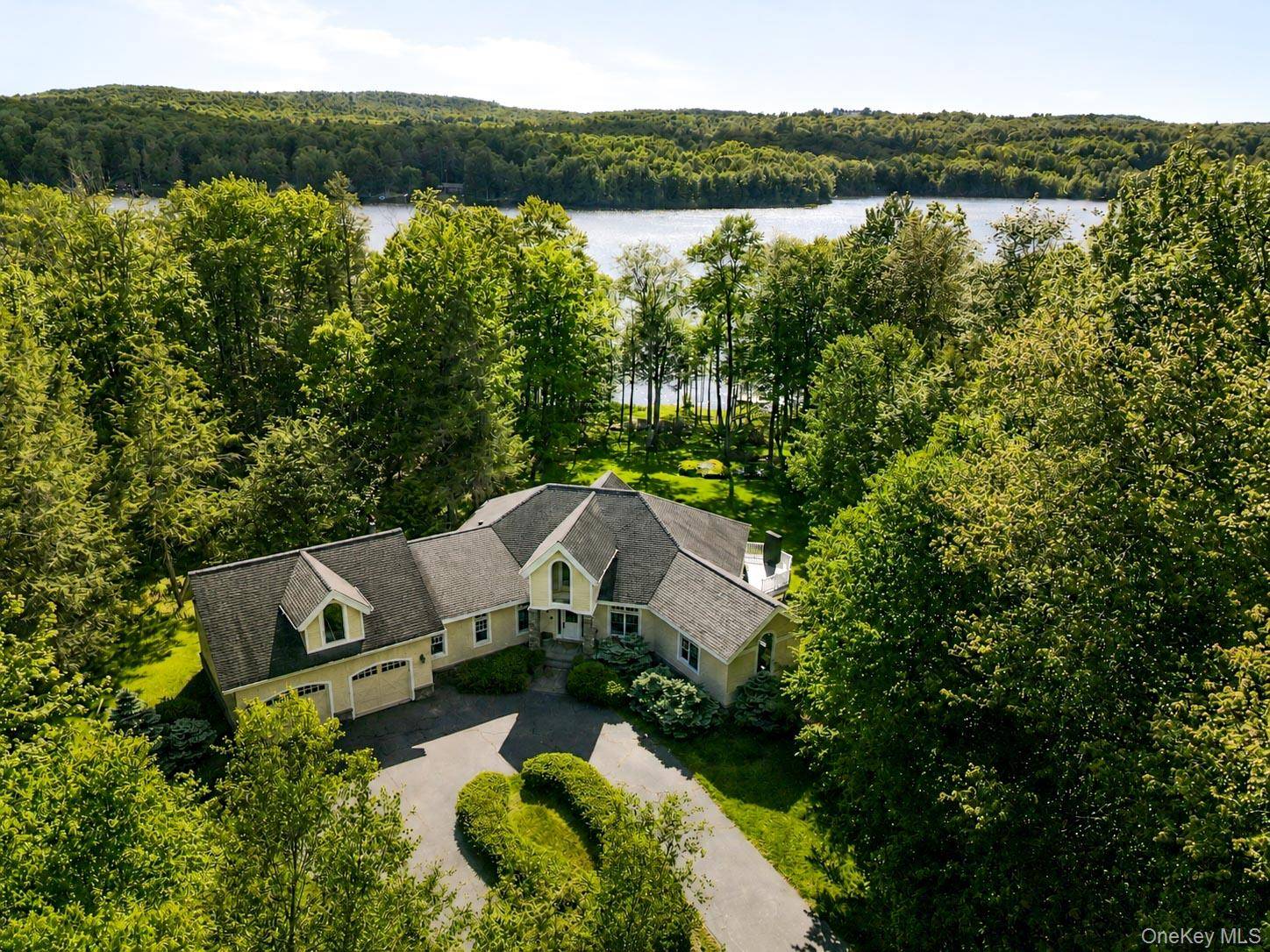 16 Deforest DR, South Fallsburg, NY 12779
