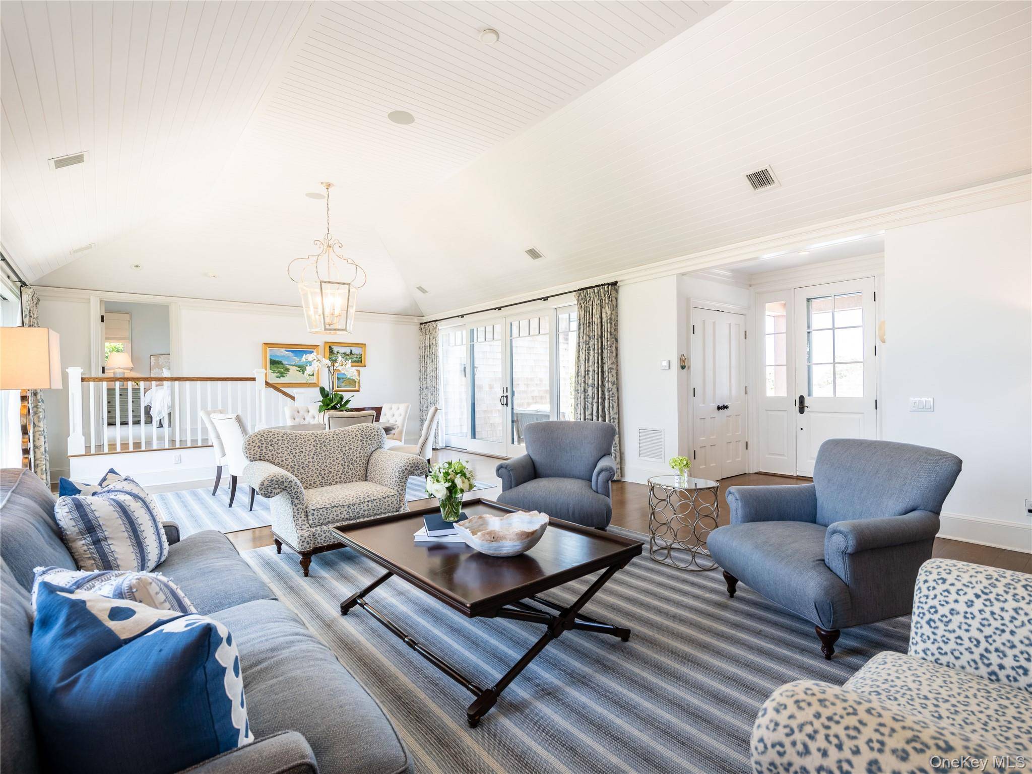 40 Dune RD, Quogue, NY 11959