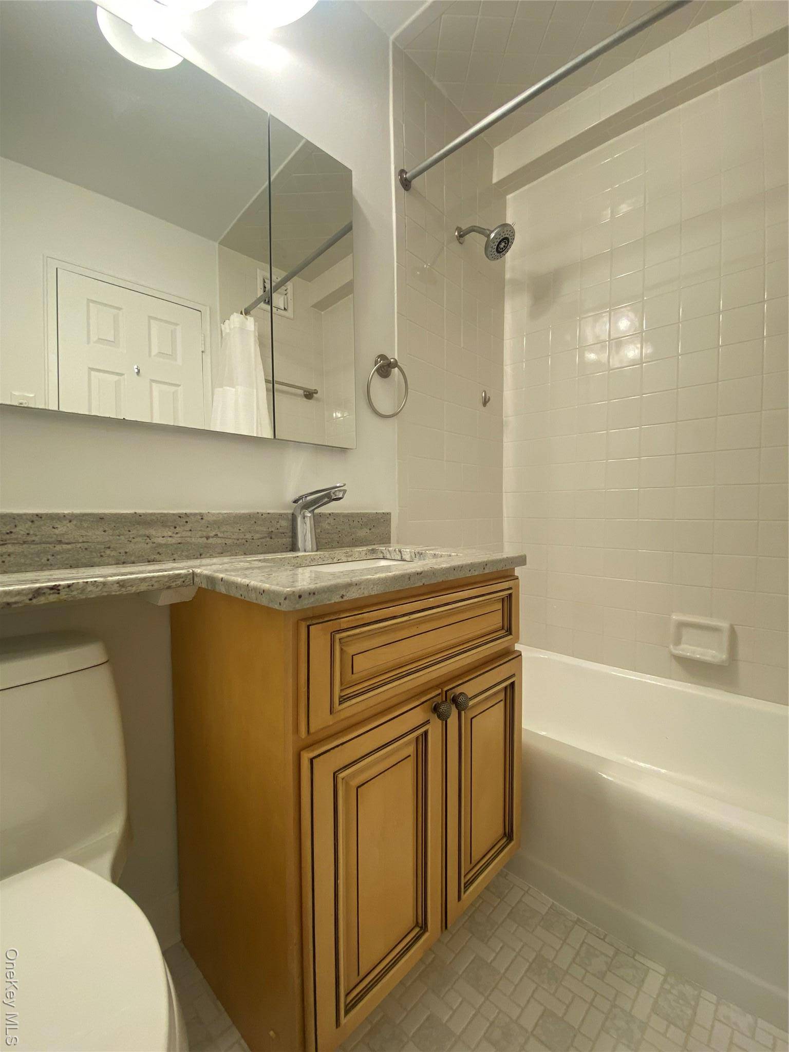 61-20 Grand Central Pkwy #C 500, Forest Hills, NY 11375