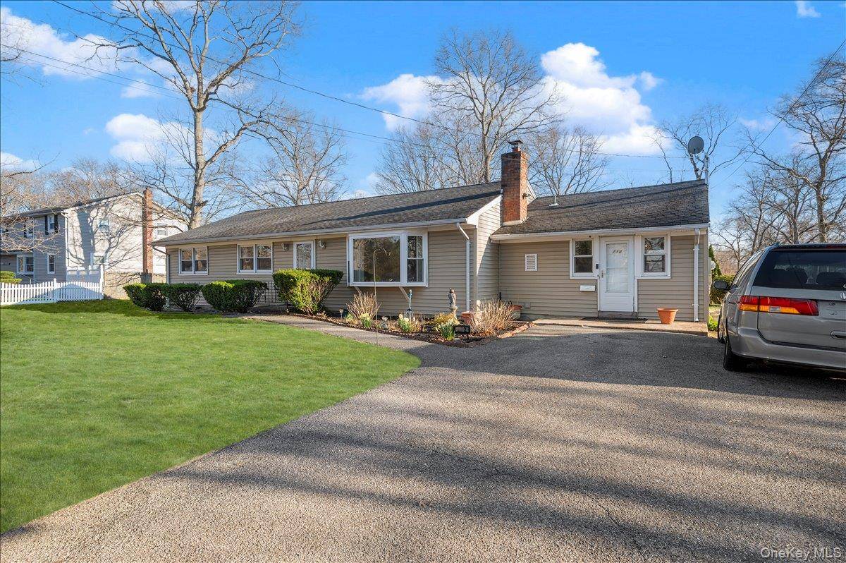 112 King ST, Bay Shore, NY 11706