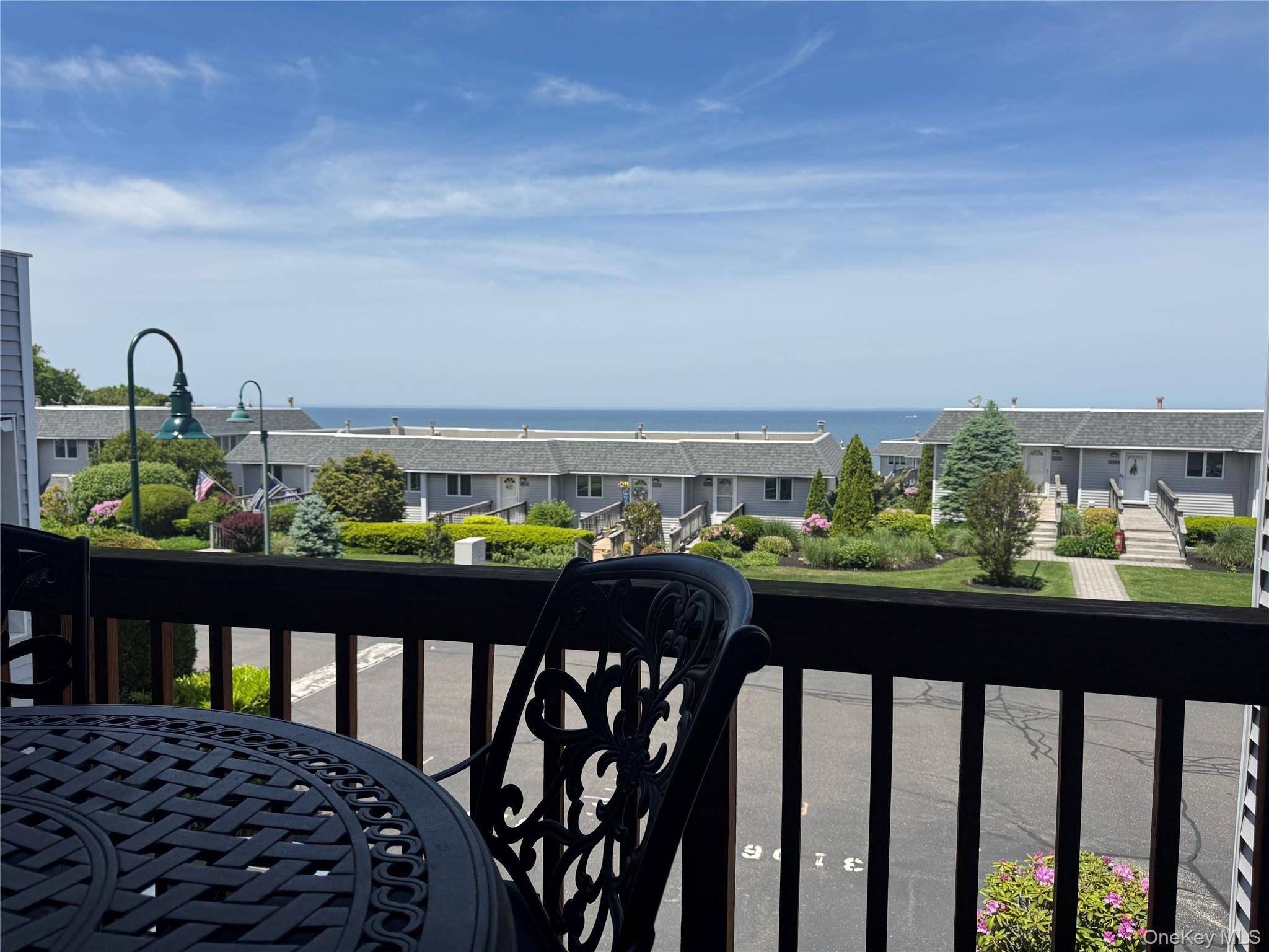 3105 Bluffs DR, Baiting Hollow, NY 11933