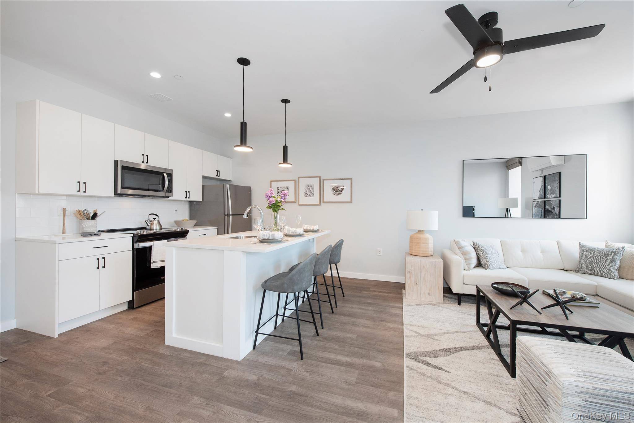 300 Carleton AVE #7213, Central Islip, NY 11722