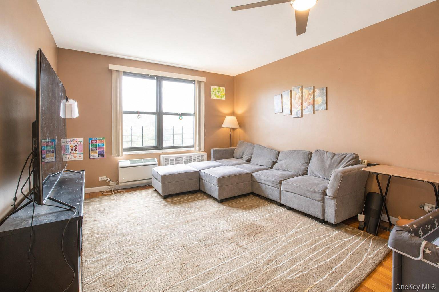 224-24 Union Turnpike #6G, Oakland Gardens, NY 11364