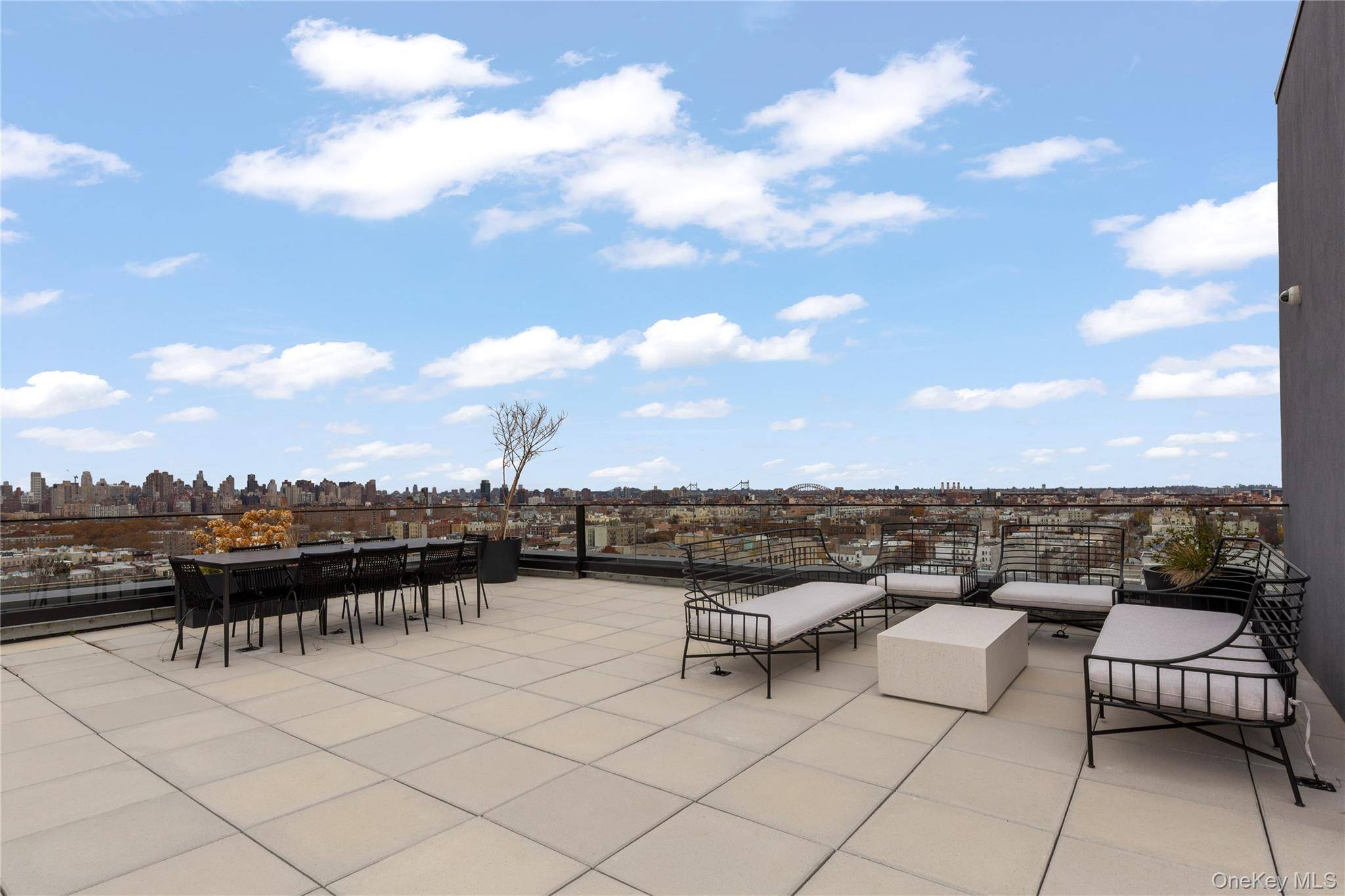 35-01 36th AVE, Astoria, NY 11106