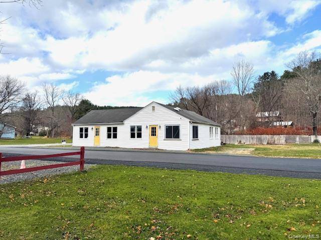 12 River RD, Barryville, NY 12719