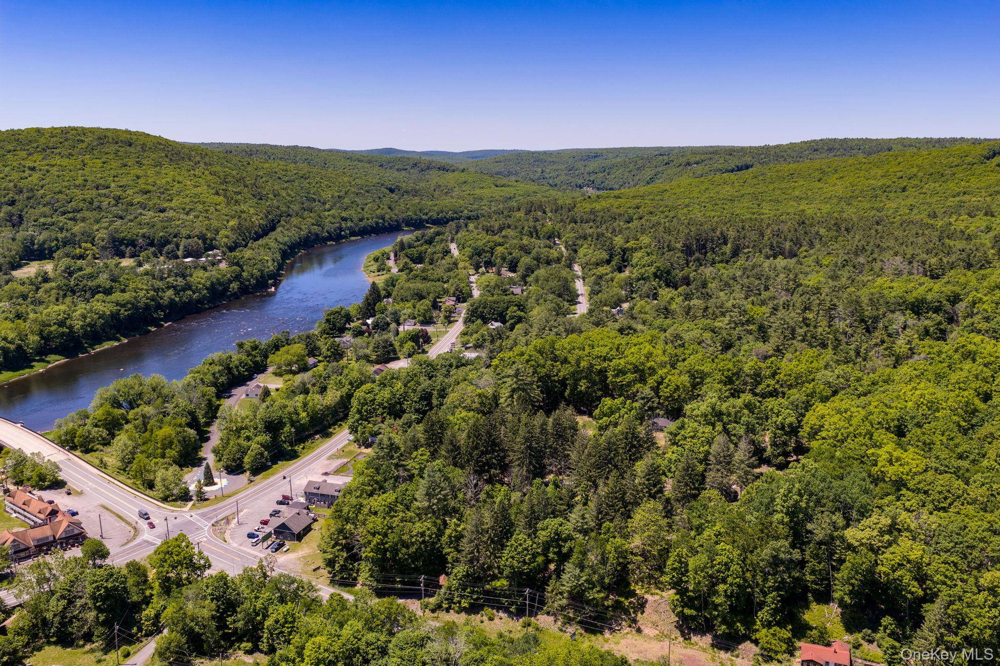 12 River RD, Barryville, NY 12719