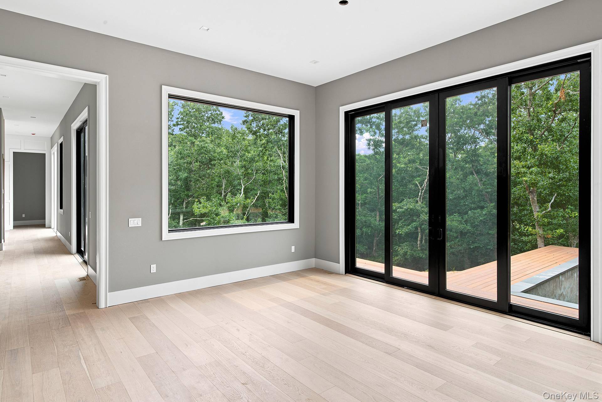 207 Middle Line HWY, Southampton, NY 11968