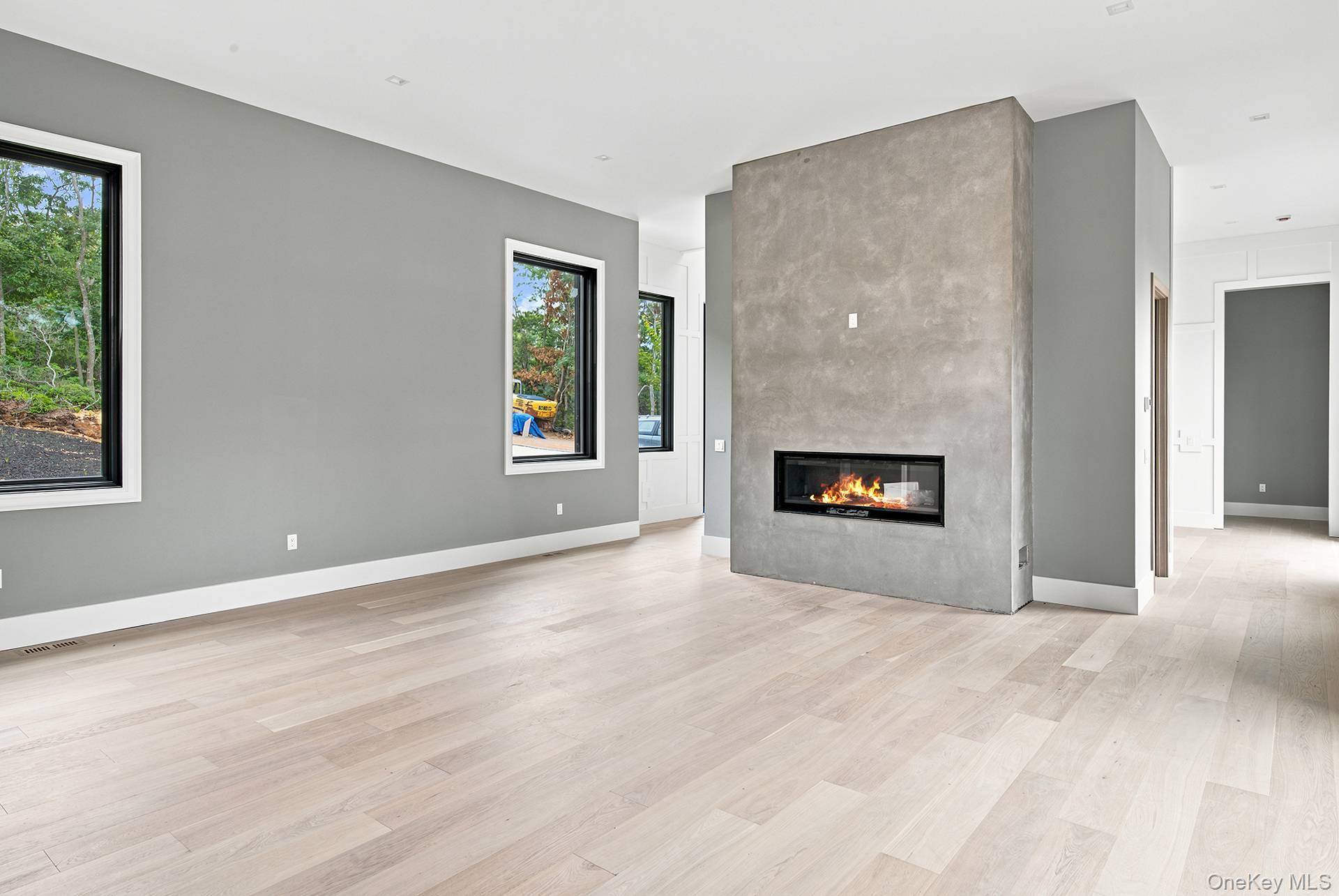 207 Middle Line HWY, Southampton, NY 11968