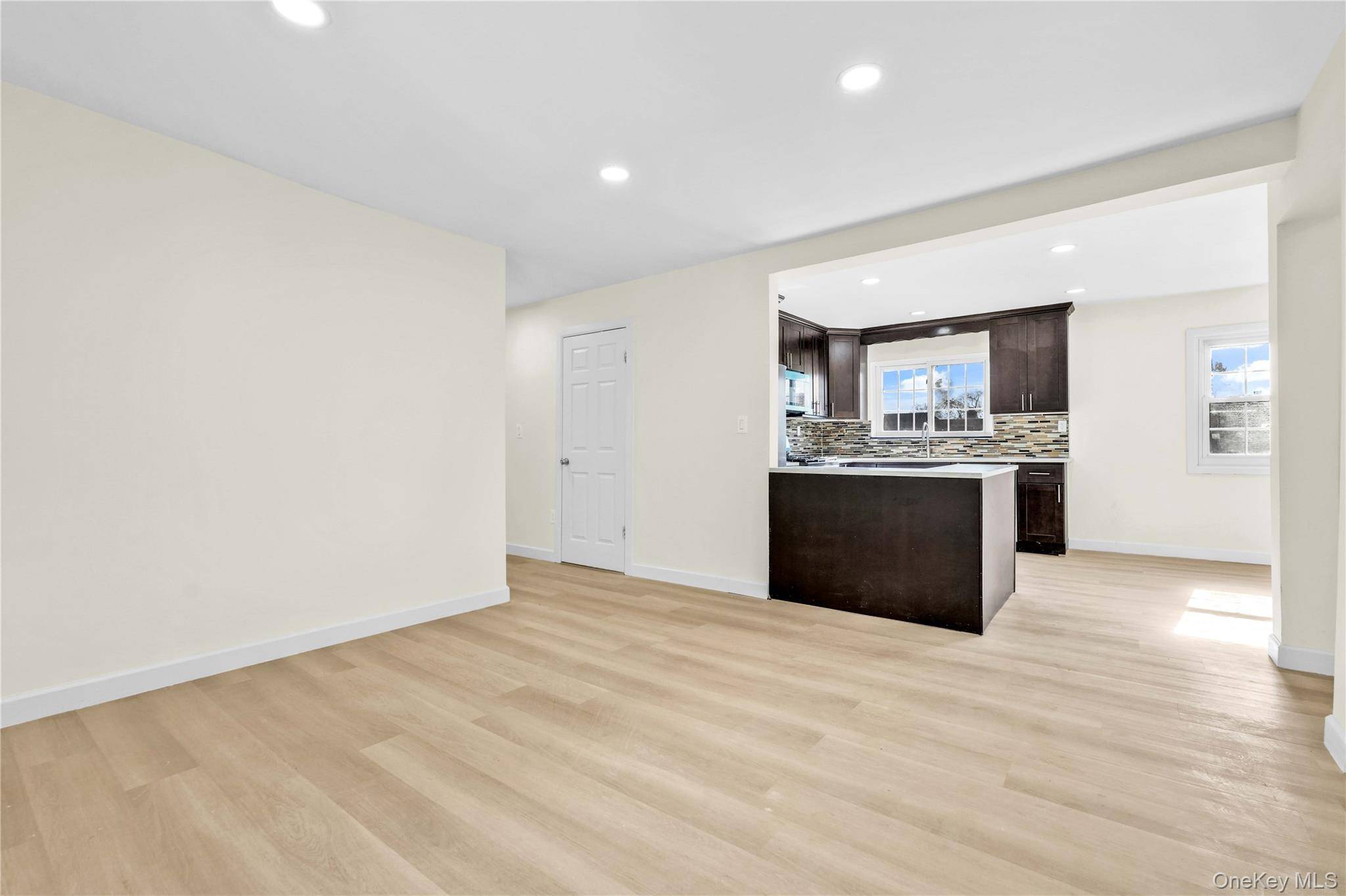 27 Dell AVE, Mount Vernon, NY 10553
