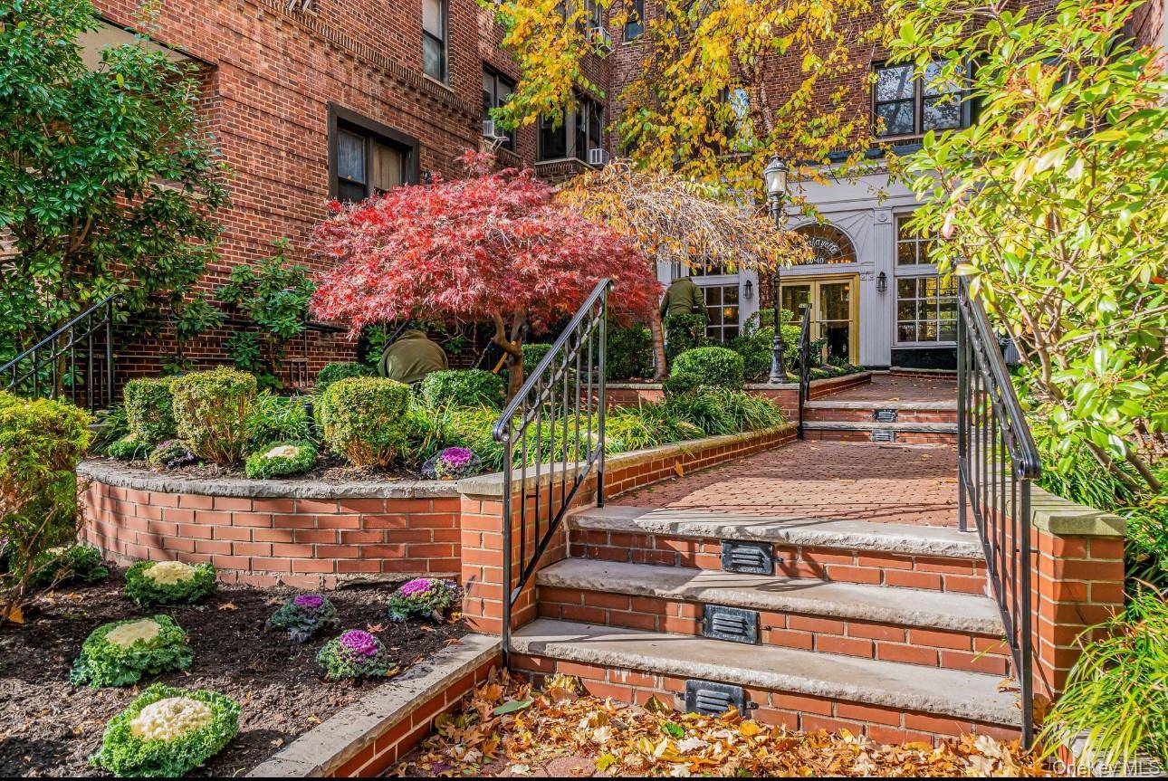 69-40 Yellowstone BLVD #119, Forest Hills, NY 11375