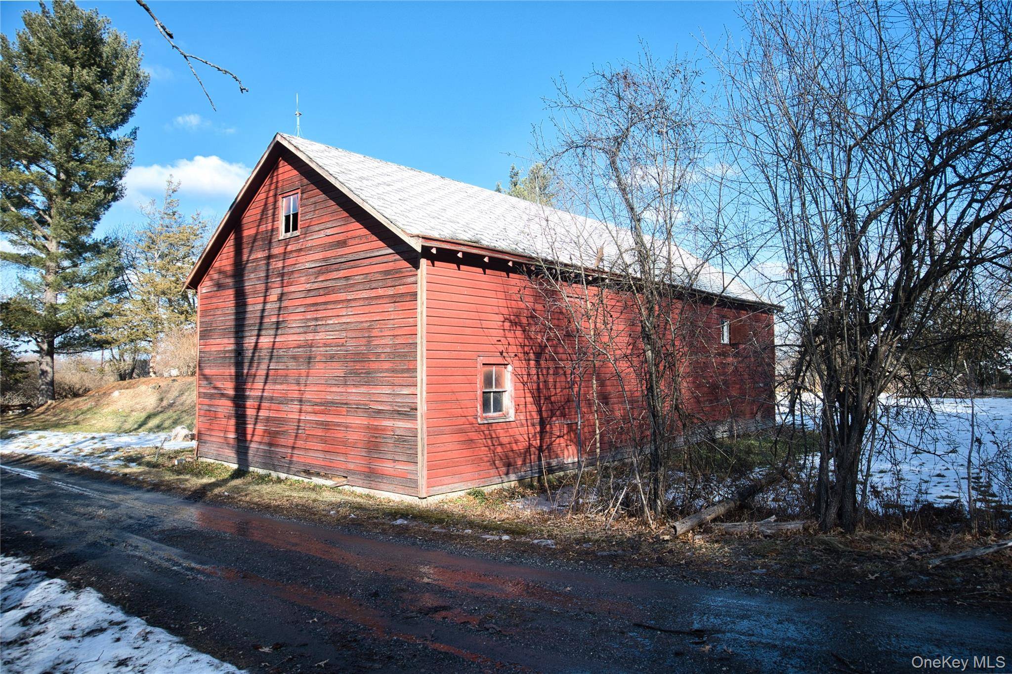 256 Round Hill RD, Florida, NY 10921