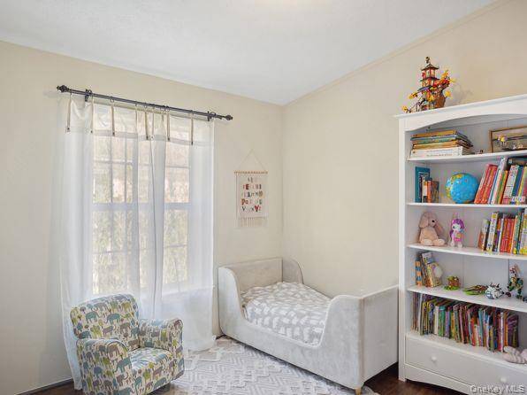 337 Three Mile Harbo #10, East Hampton, NY 11937